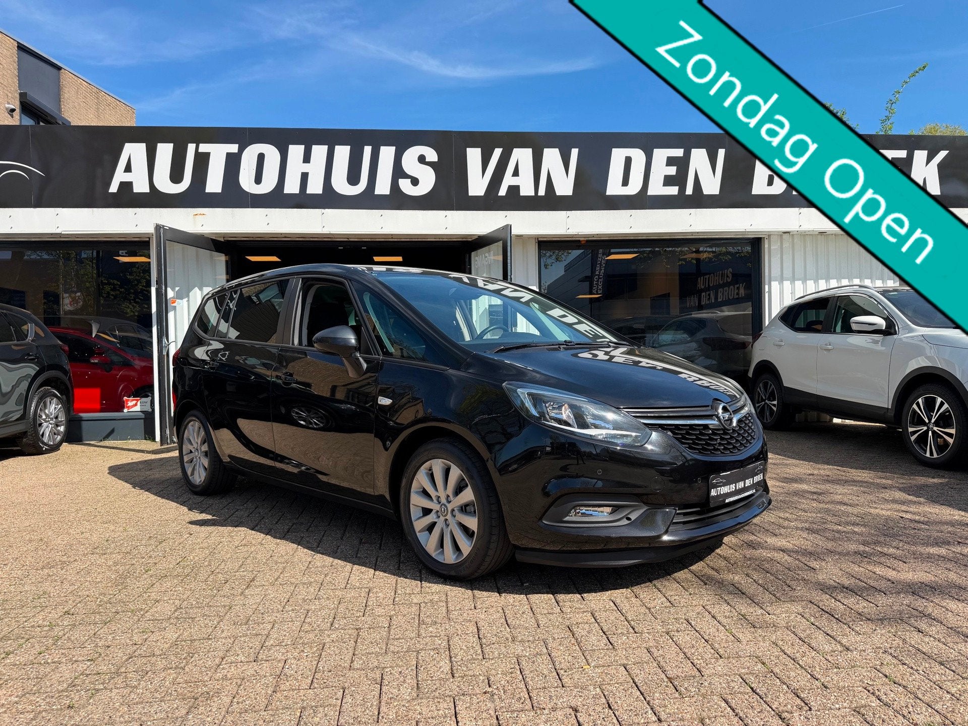 Opel Zafira 1.4 Turbo Innovation|7Pers|DEALEROH|CAMERA|XENON, Auto's, Stof, Gebruikt, Zwart, 4 cilinders