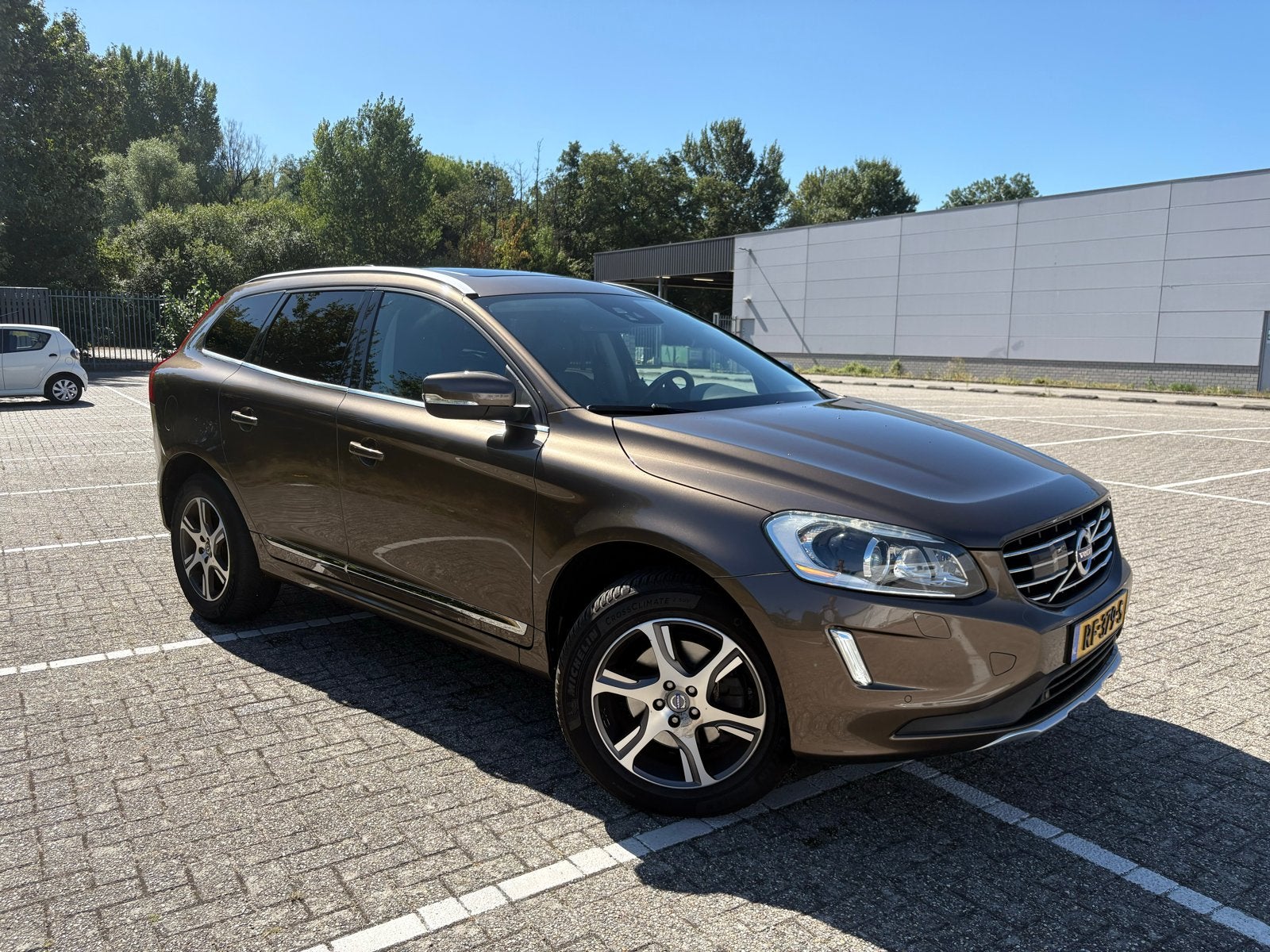 Volvo XC60 T5 2014, 1733 kg, 1600 kg, 93 €/maand, Geïmporteerd