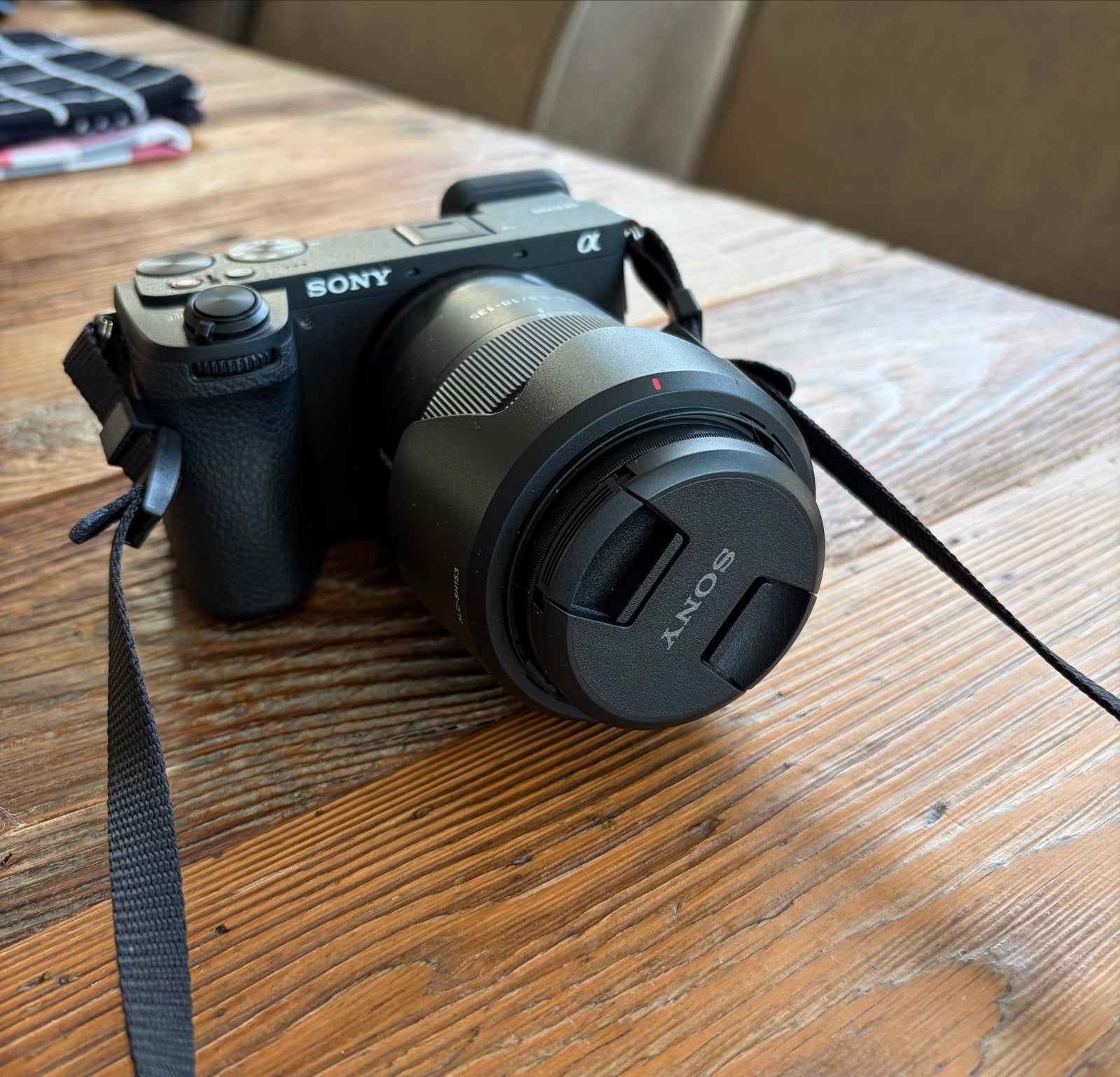 Sony Alpha ILCE-6700M met E18-135mm F3.5-5.6 OSS lens, Beeldstabilisatie, Ophalen of Verzenden, Zo goed als nieuw, Sony