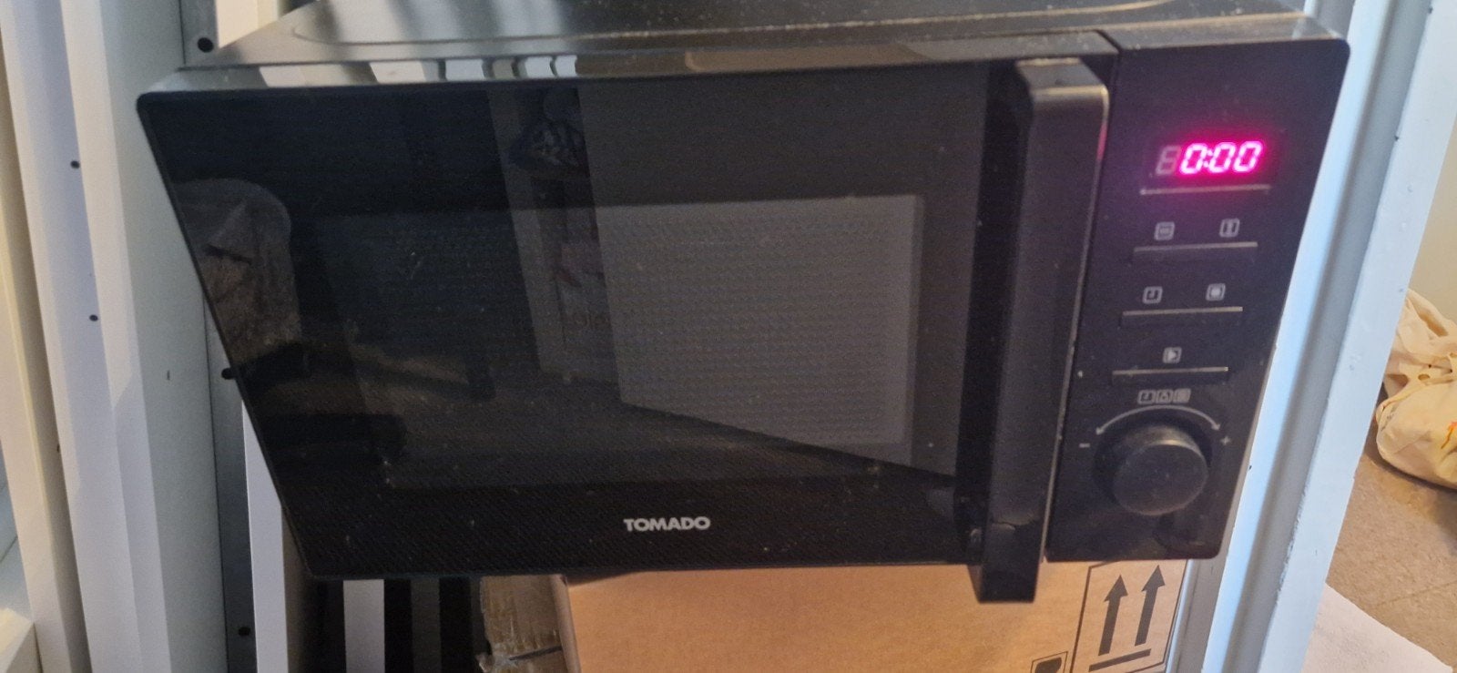 Tomado magnetron 700 watt, Ophalen, Gebruikt, Grill, Magnetron