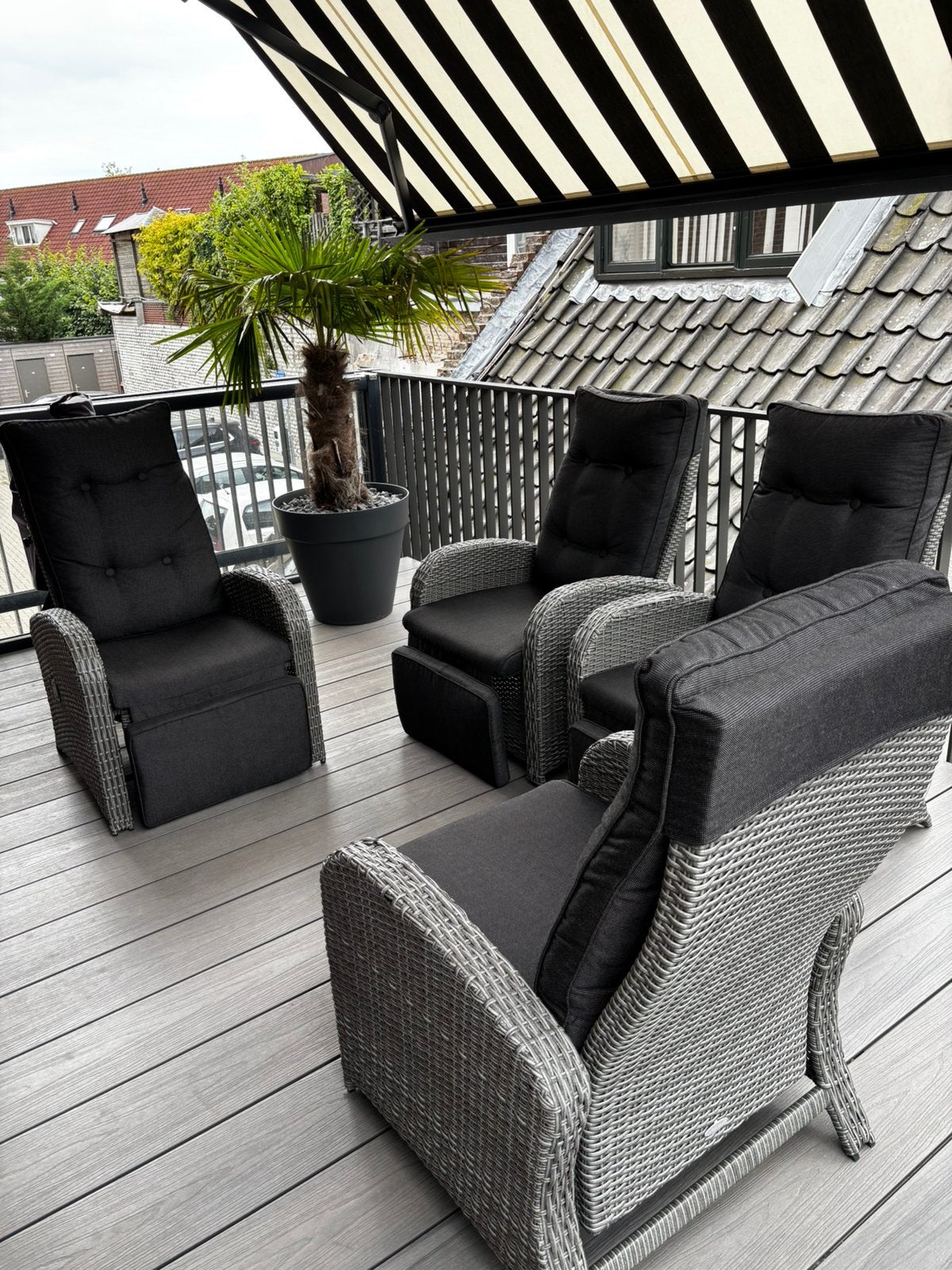 4 tuinstoelen grijs incl kussens rugleuning verstelbaar, Ophalen, 4 zitplaatsen, Kunststof, Gebruikt