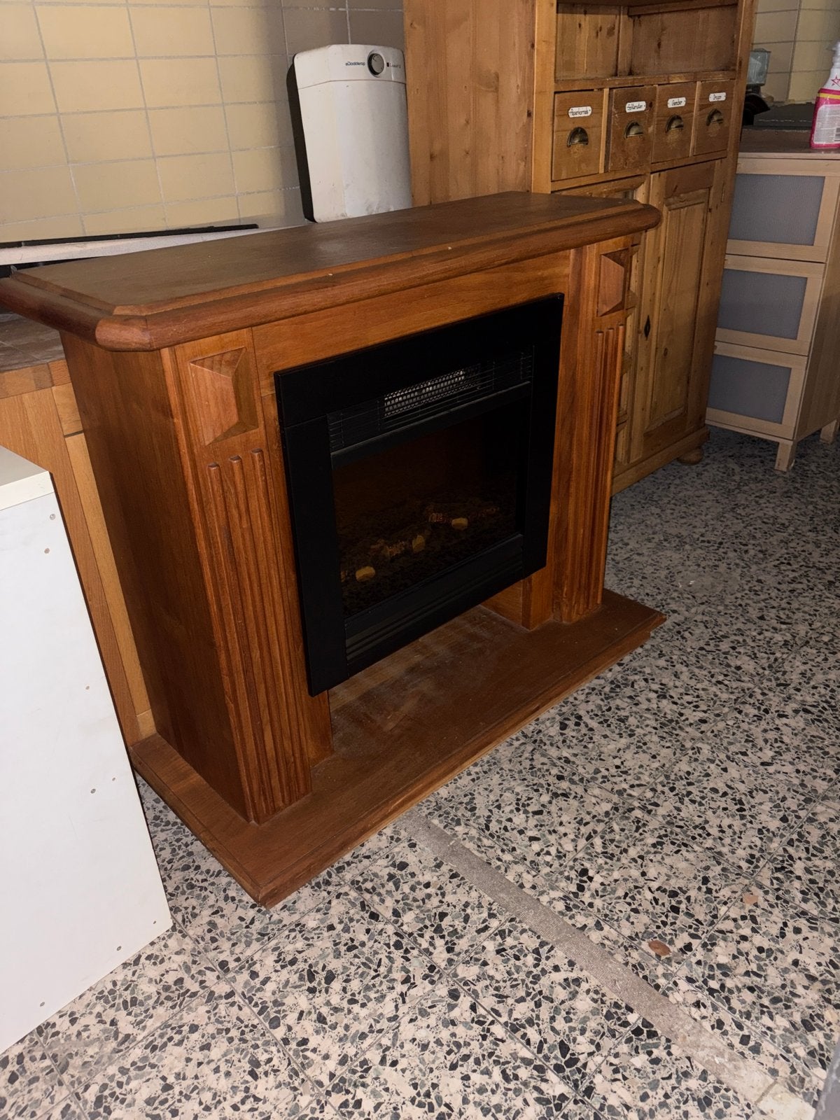 Sfeervolle elektrische haard met houten ombouw, Ophalen, Hout, Gebruikt, Klassiek
