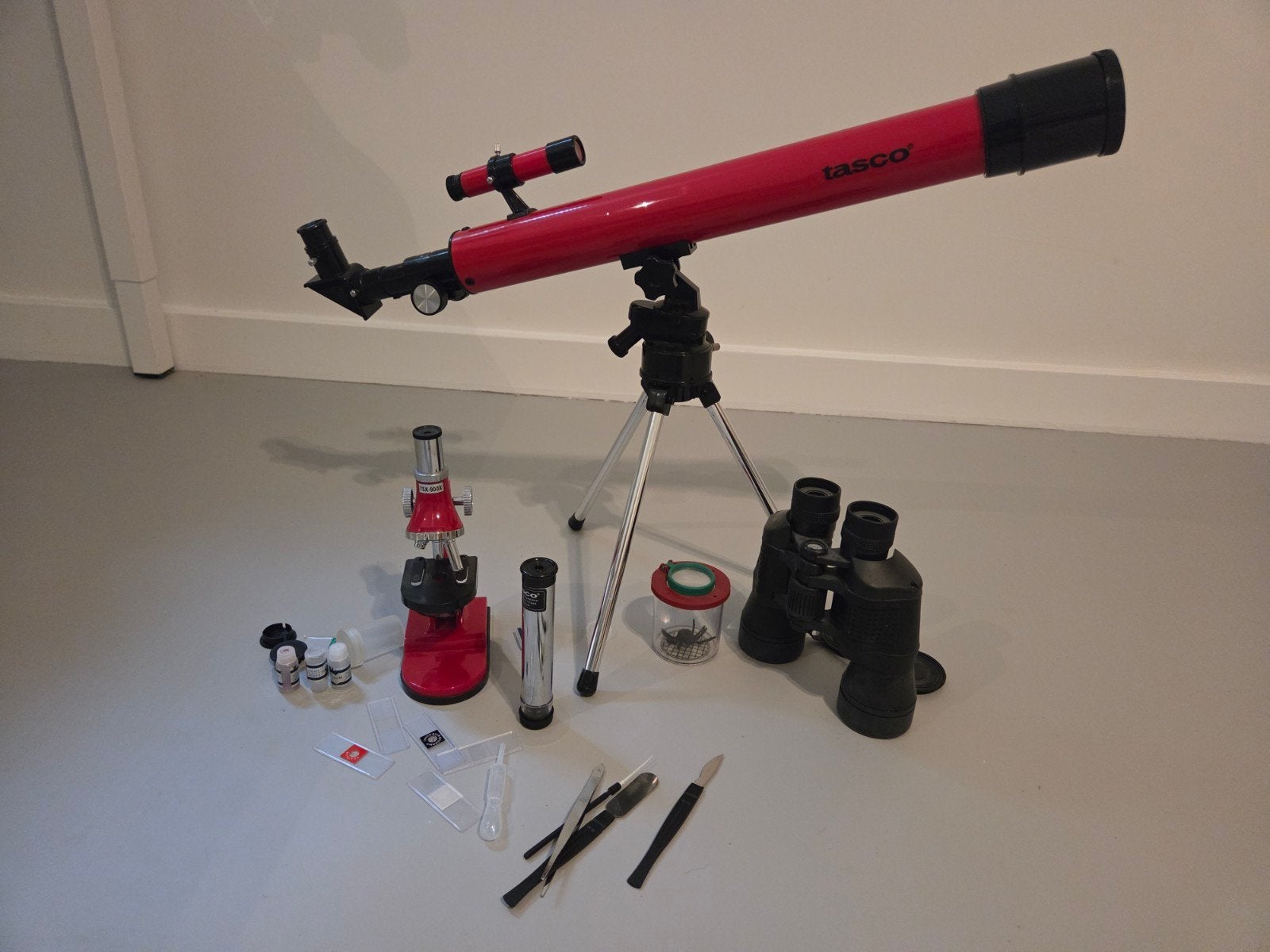 Tasco Microscoop, Telescoop & Verrekijker Set - 75x-900x, Ophalen of Verzenden, Gebruikt, 400x tot 1000x, Biologische microscoop