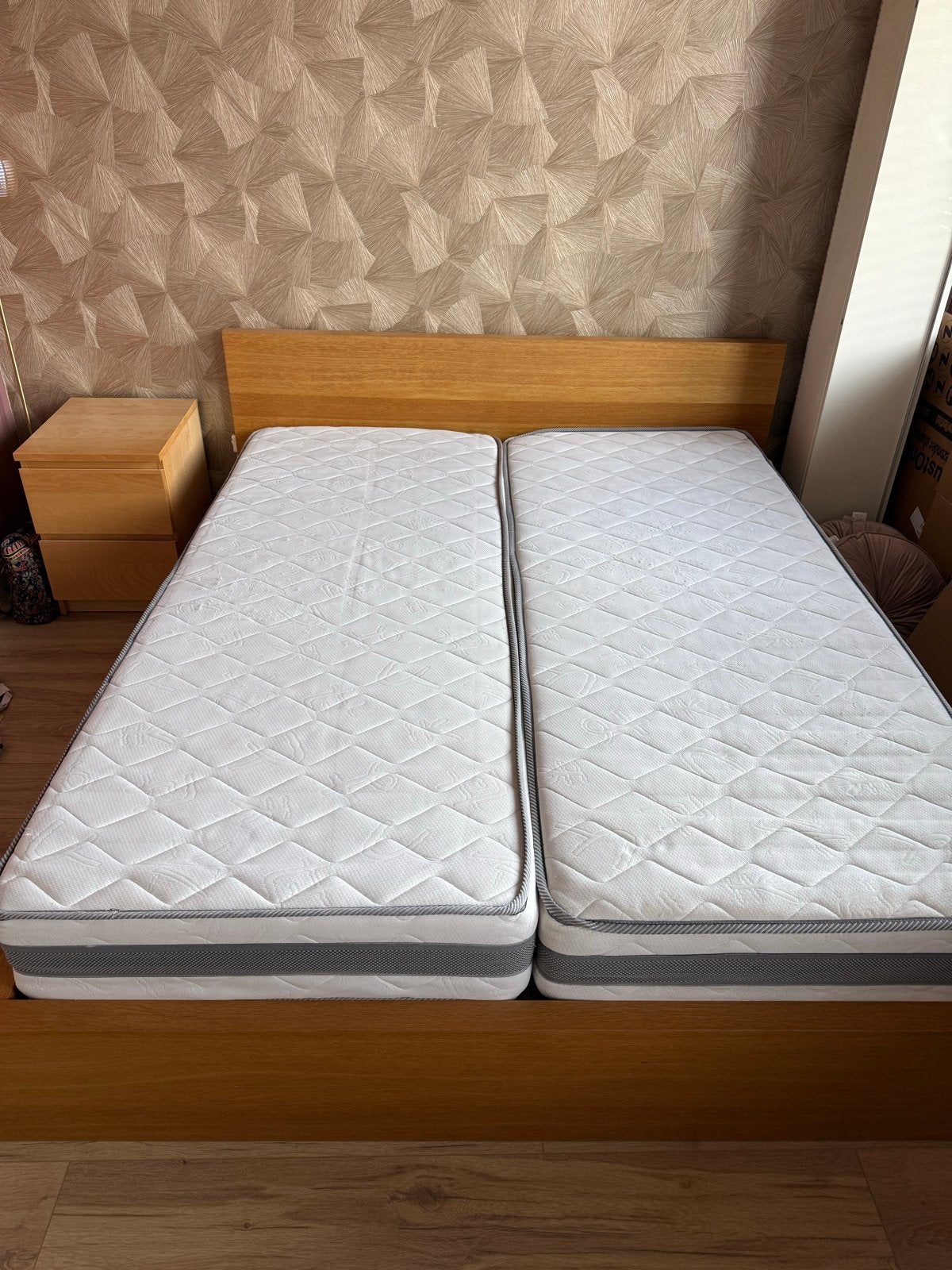 Ikea Malm bed 160x200 met lattenbodem, en nachtkastje, Ophalen, Gebruikt, Wit, Tweepersoons