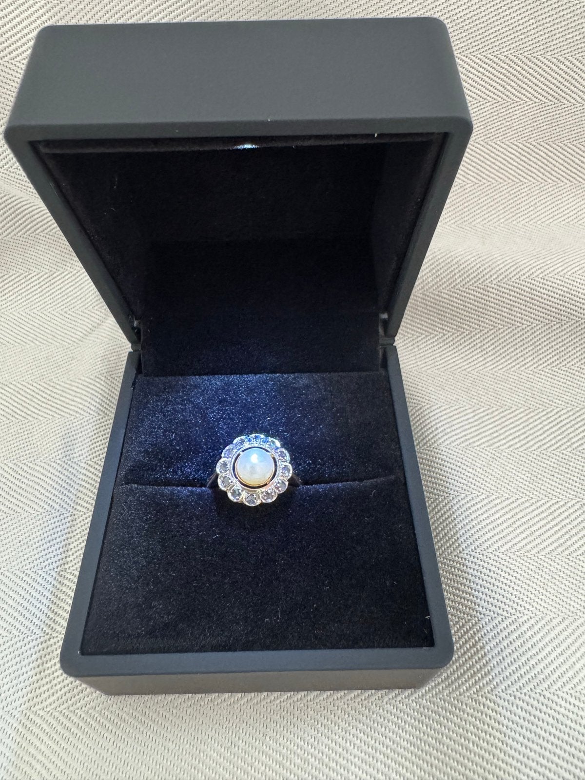 Antieke 18k Gouden Ring met Parel en Roosgeslepen Saffieren, Ophalen of Verzenden, Zo goed als nieuw, 17 tot 18, Met edelsteen
