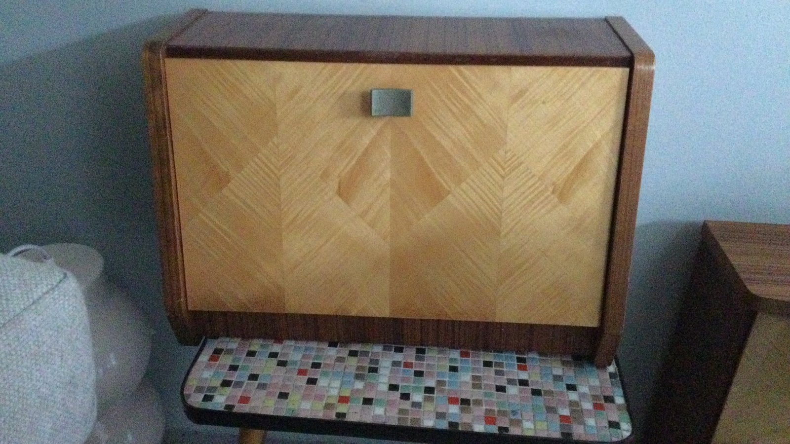 Vintage nachtkastje 2 stuks visgraatmotief, Ophalen, Gebruikt, Minder dan 45 cm, Minder dan 55 cm