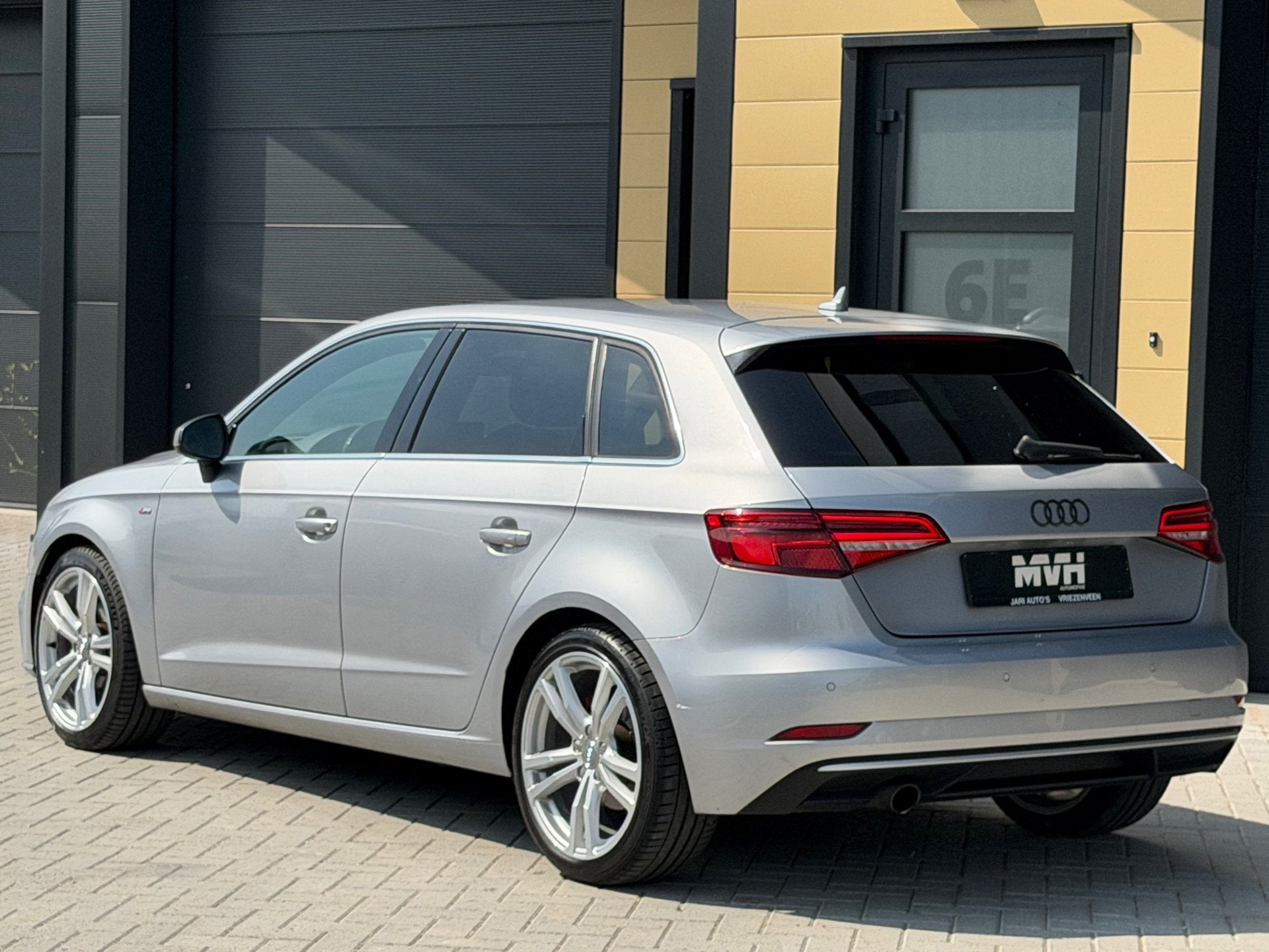 Audi A3 Sportback 1.0 TFSI Sport - 2017 - S-line - Automaat, Auto's, Audi, Gebruikt, Origineel Nederlands, Zilver of Grijs, 999 cc