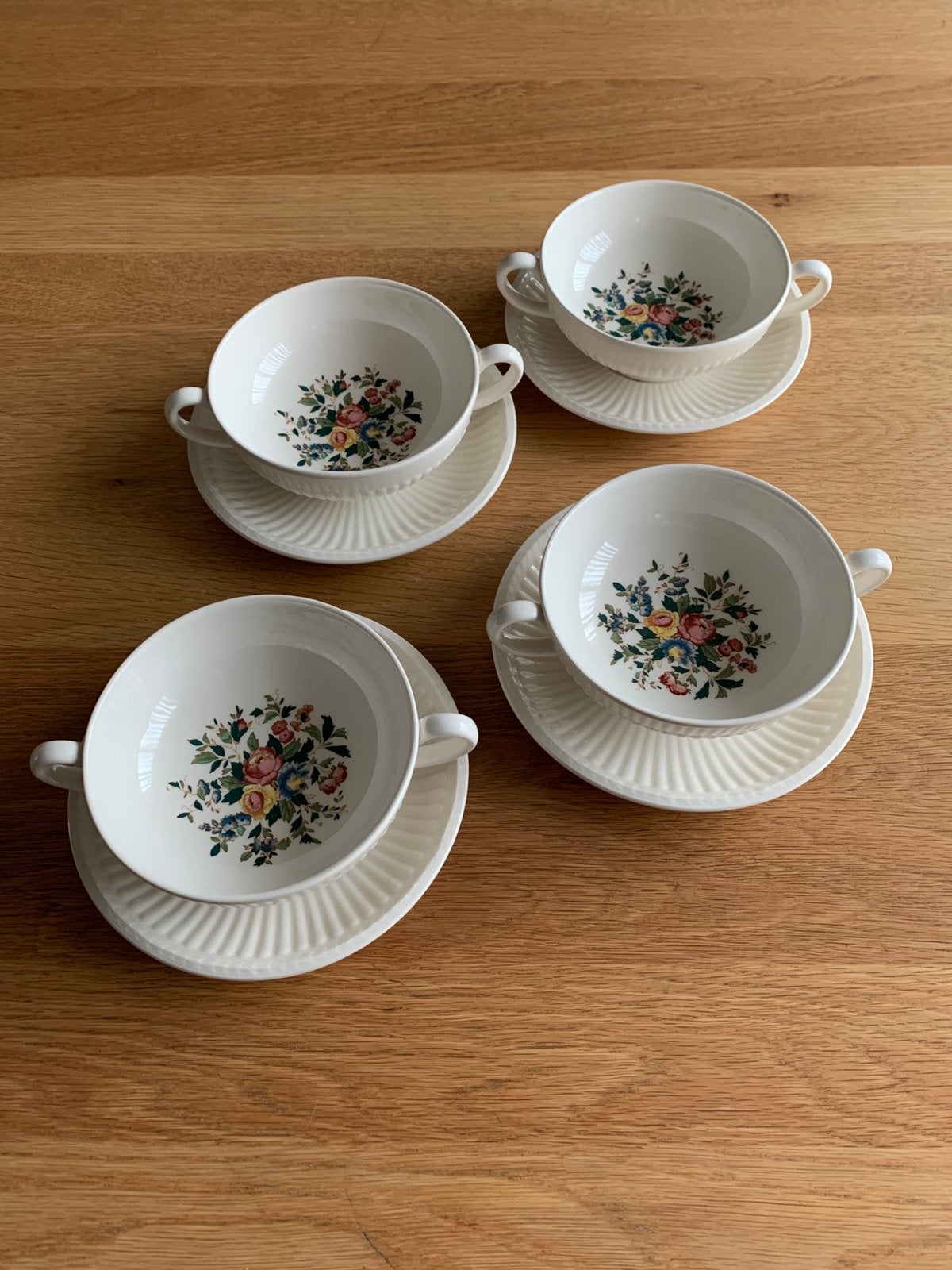 4x Wedgwood soepkom met schotel als nieuw!, Ophalen of Verzenden