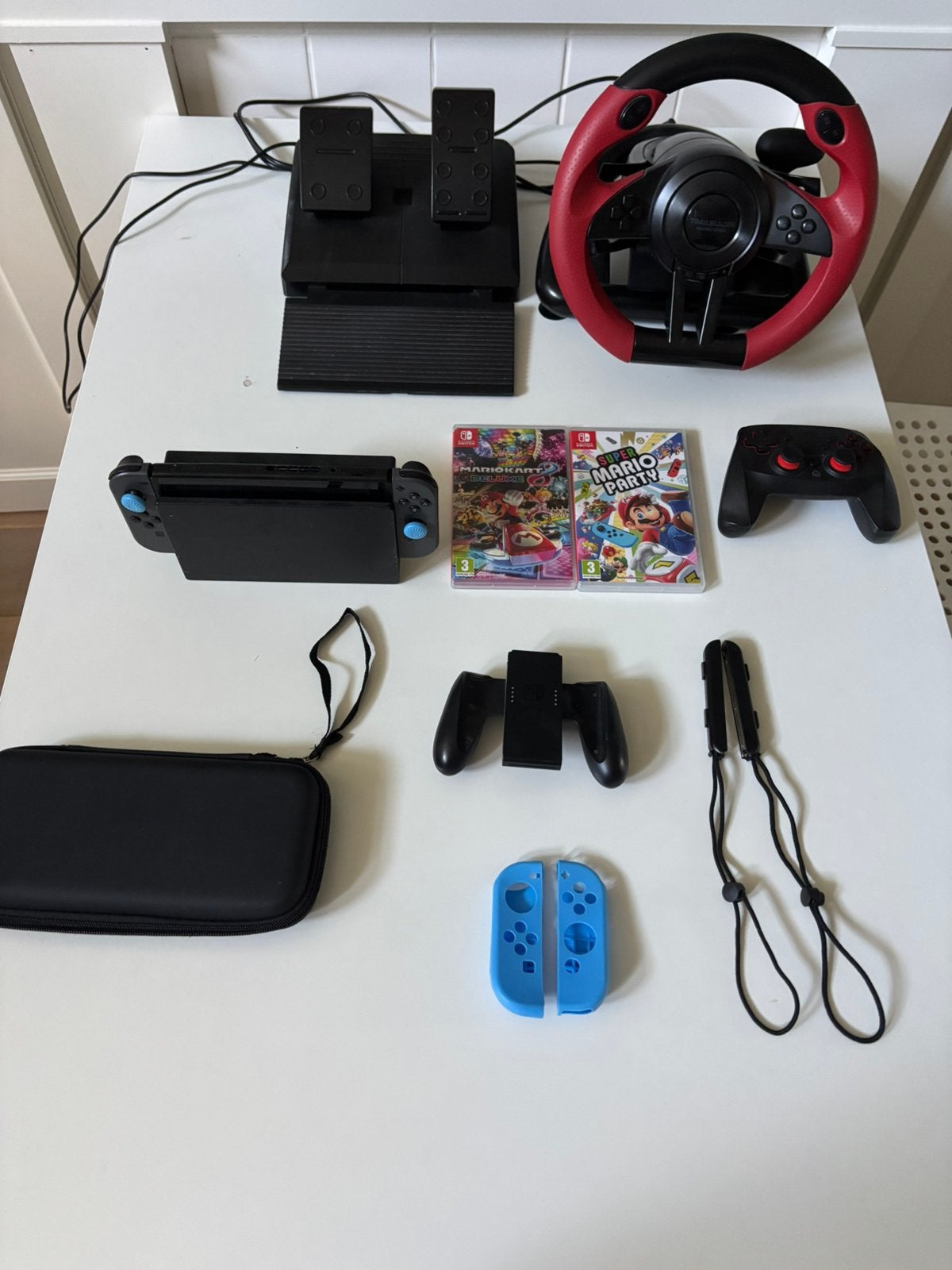 Nintendo switch met accessoires, Spelcomputers en Games, Spelcomputers | Nintendo Switch, Ophalen, Switch Original, Met 3 controllers of meer