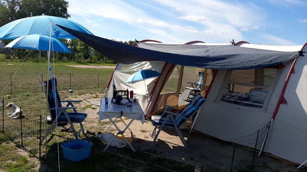 Tent 550 x 350 + Luifel 1,5 meter -- Active Leisure 4, Ophalen, Zo goed als nieuw, Tot en met 4