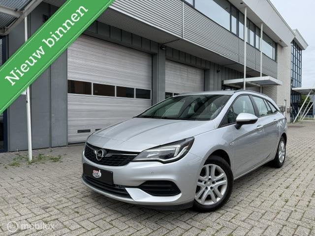 Opel Astra Sports Tourer 1.2 Benzine Lage km's Navi, Voorwielaandrijving, Gebruikt, LED verlichting, 1199 cc