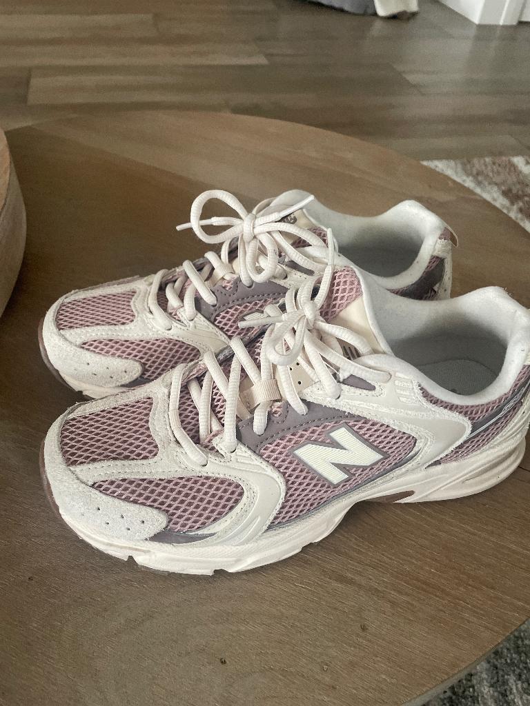 NEW BALANCE  530, Kleding | Dames, Schoenen, New Balance, Ophalen of Verzenden, Roze, Sneakers of Gympen