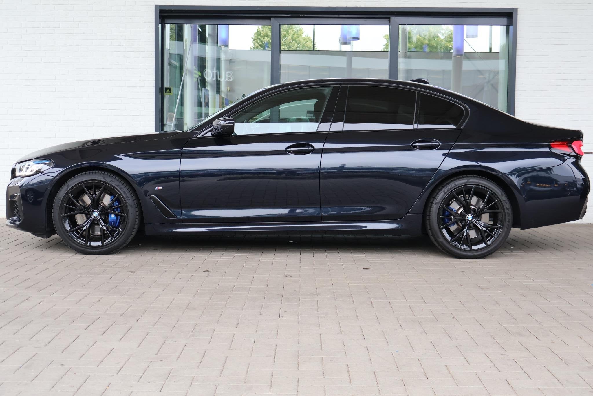 BMW 5-serie 520i Business Edition Plus | Bowers & Wilkins |, Auto's, 1998 cc, Achterwielaandrijving, Gebruikt, 4 cilinders