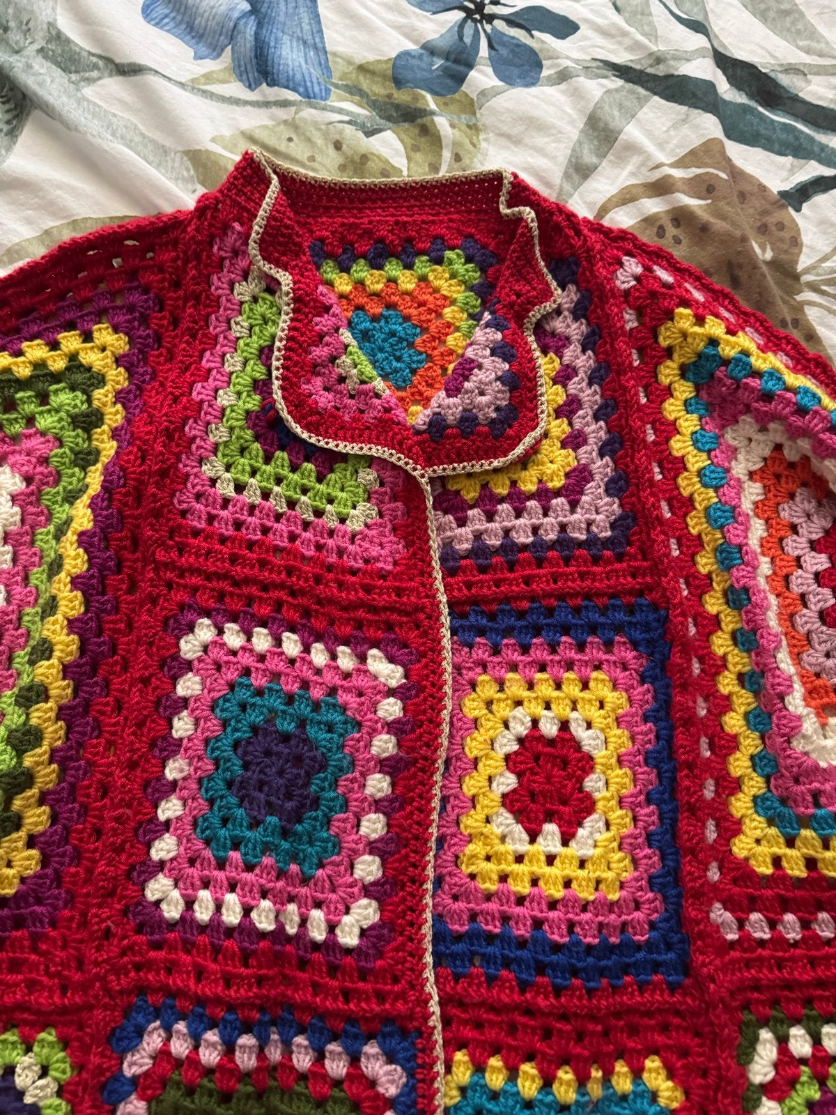 Handgemaakt gehaakt vest in granny square stijl, Ophalen of Verzenden, Zo goed als nieuw, Maat 42/44 (L), Meerkleurig
