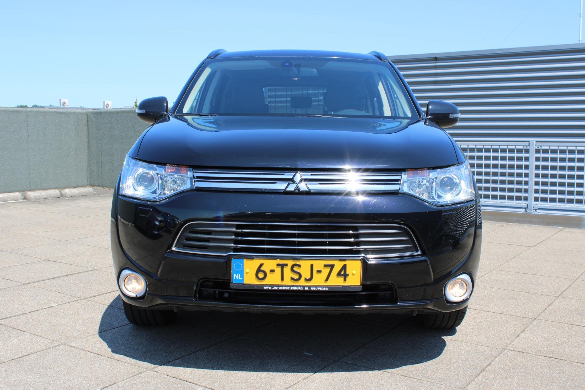 Mitsubishi Outlander 2.0 PHEV Instyle 4WD SCHUIFDAK, TREKHAA, 1998 cc, Euro 6, 4 cilinders, Zwart