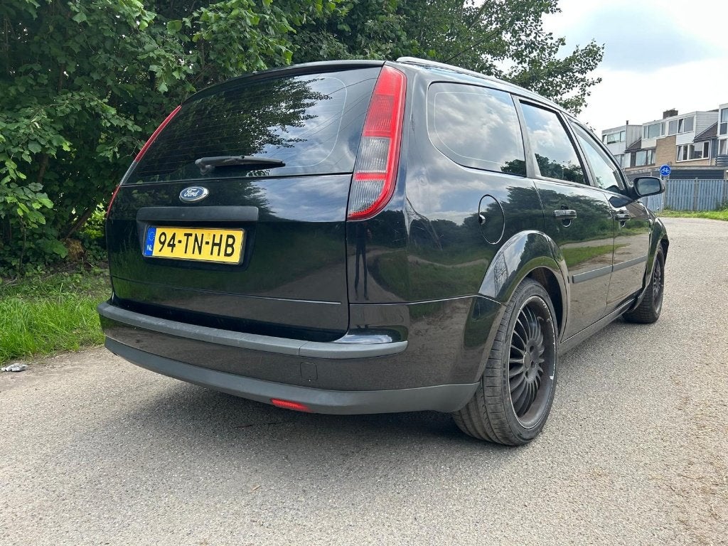 Ford Focus 1.6 85KW Wagon 2006 Zwart  9 mnd APK Banden nieuw, Auto's, 1596 cc, 4 cilinders, 635 kg, Zwart