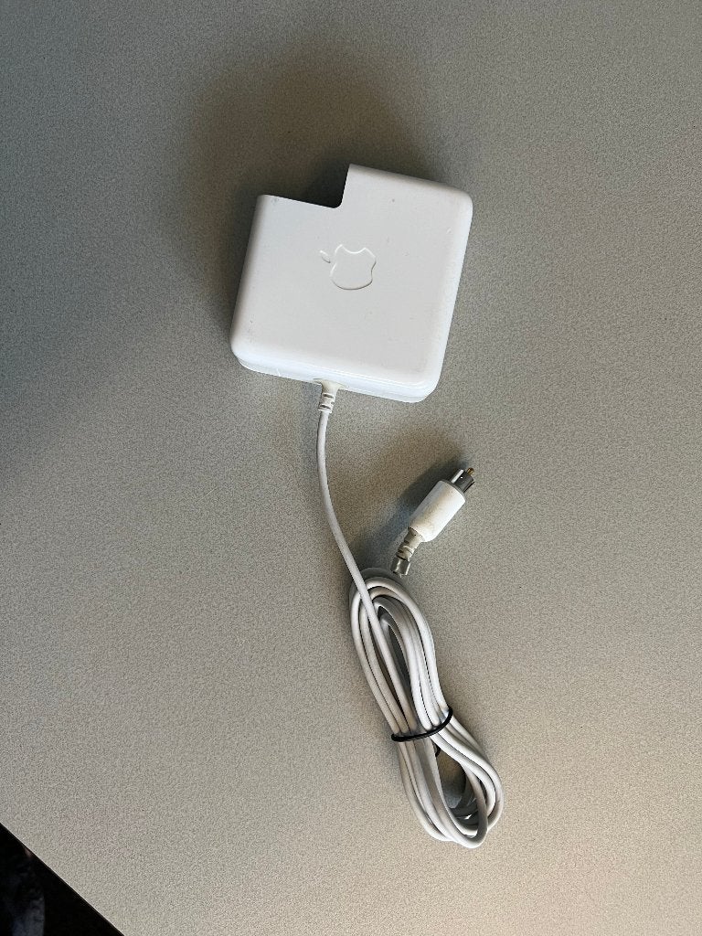 Apple adapter A1021 65W, Computers en Software, Laptop-opladers, Ophalen of Verzenden