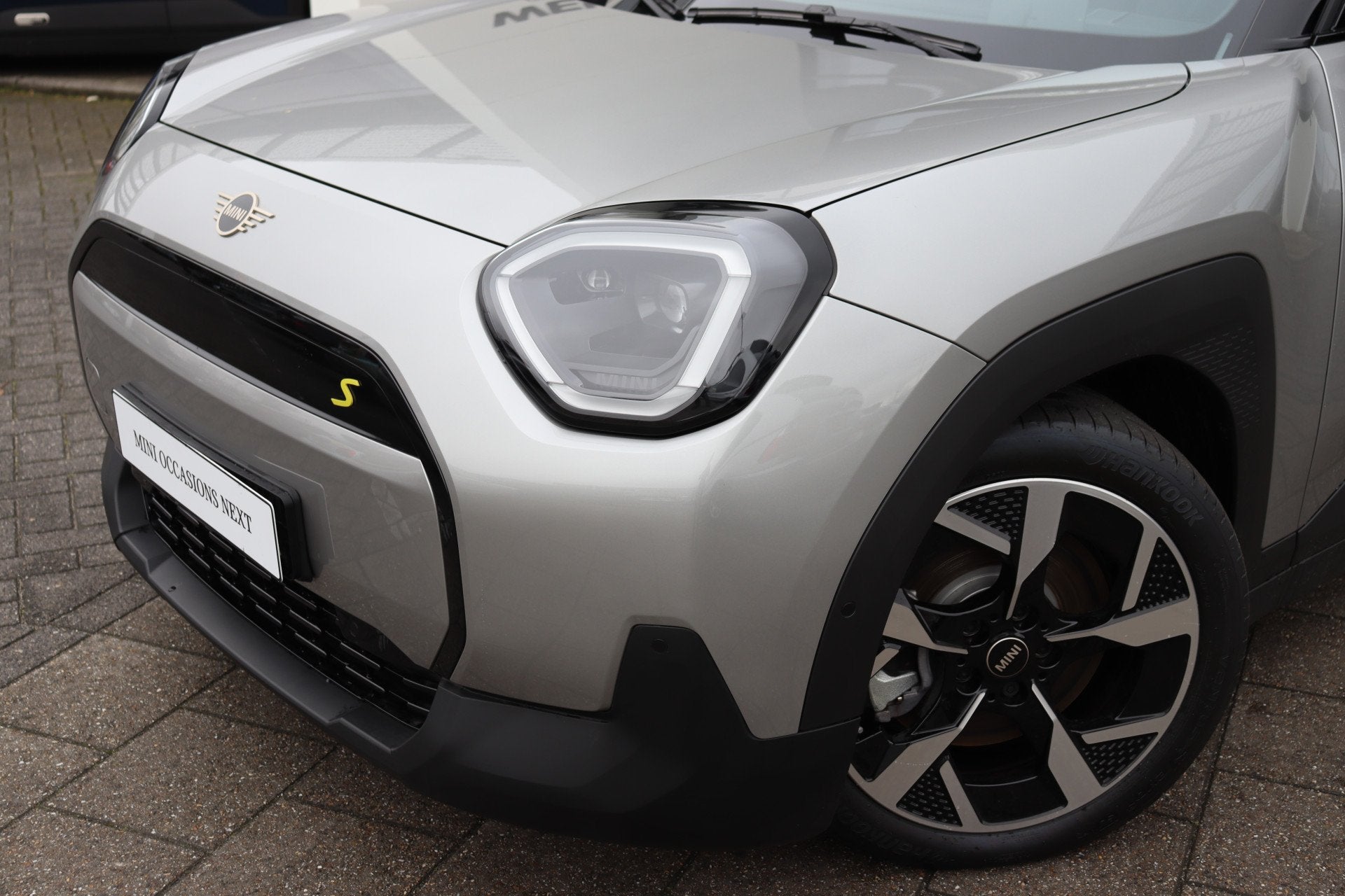 MINI Aceman SE / Classic / Pakket M / 18" Slide Spoke 2-tone, Stof, Aceman, 315 min, SUV of Terreinwagen