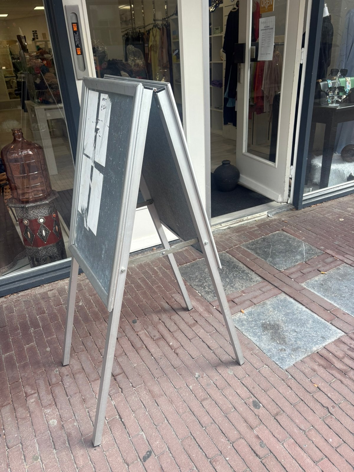 Zilver kleurige reclame bord buiten, Verzamelen, Ophalen, Zo goed als nieuw, Reclamebord