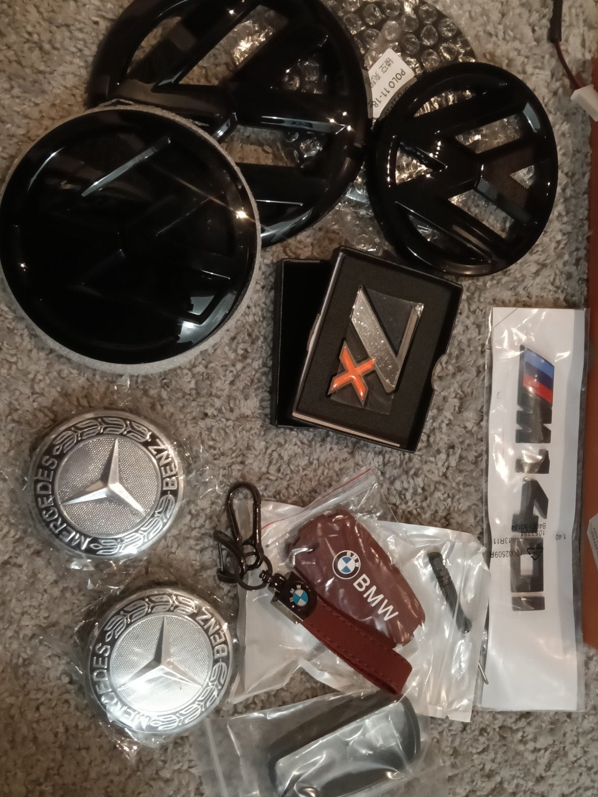 Diverse auto-accessoires: VW, Mercedes, BMW sleutelhanger, Ophalen