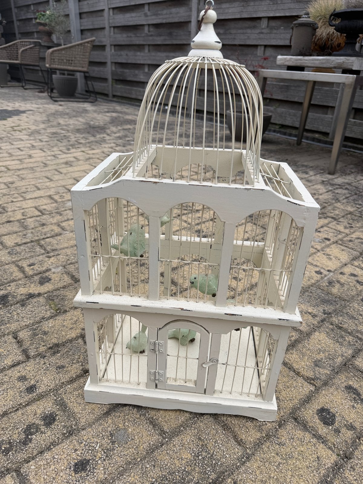 Vintage decoratieve vogelkooi met vogeltjes, Dieren en Toebehoren, Ophalen, Zo goed als nieuw, Metaal, Vogelkooi