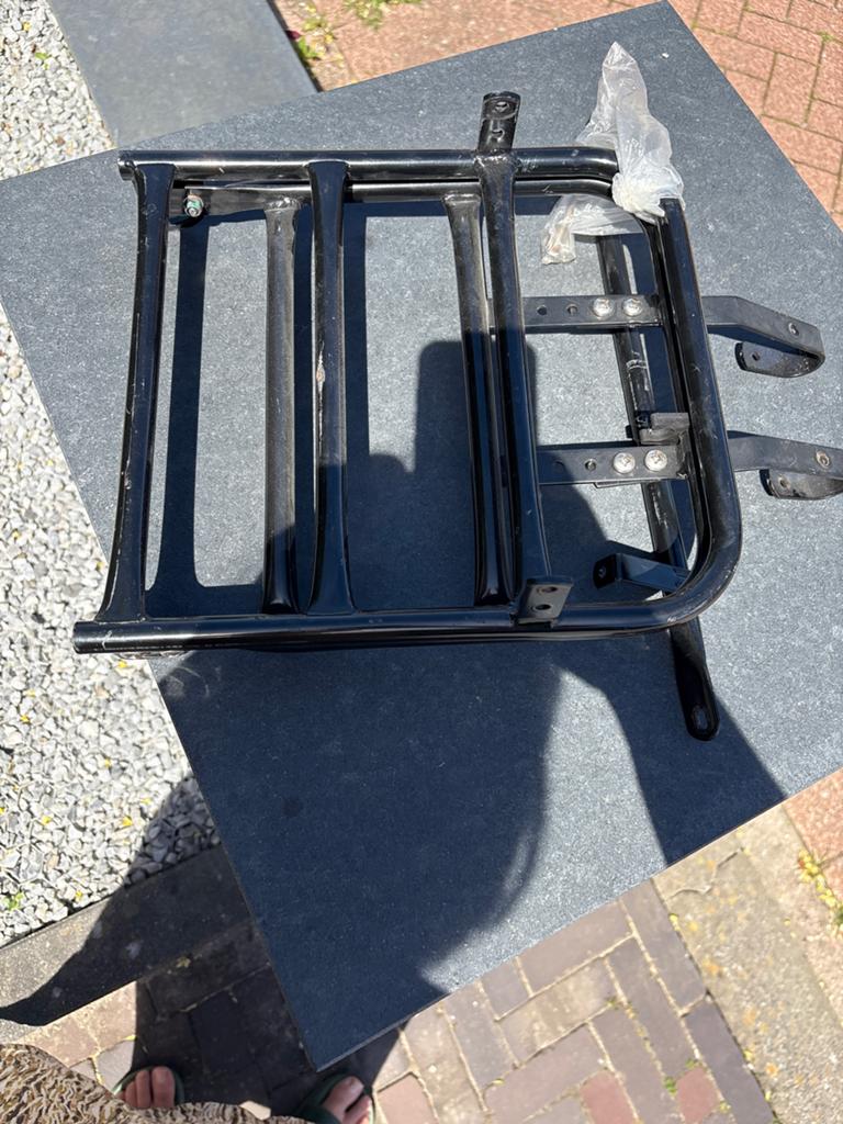Zwart bagagerek mand op fiets 30 cm breed buisdikte 1 cm, Ophalen of Verzenden, Gebruikt