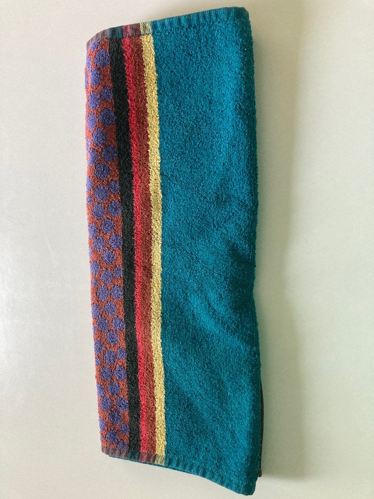 HANDDOEK " YVES ST.LAURENT", Ophalen of Verzenden, Zo goed als nieuw, Handdoek
