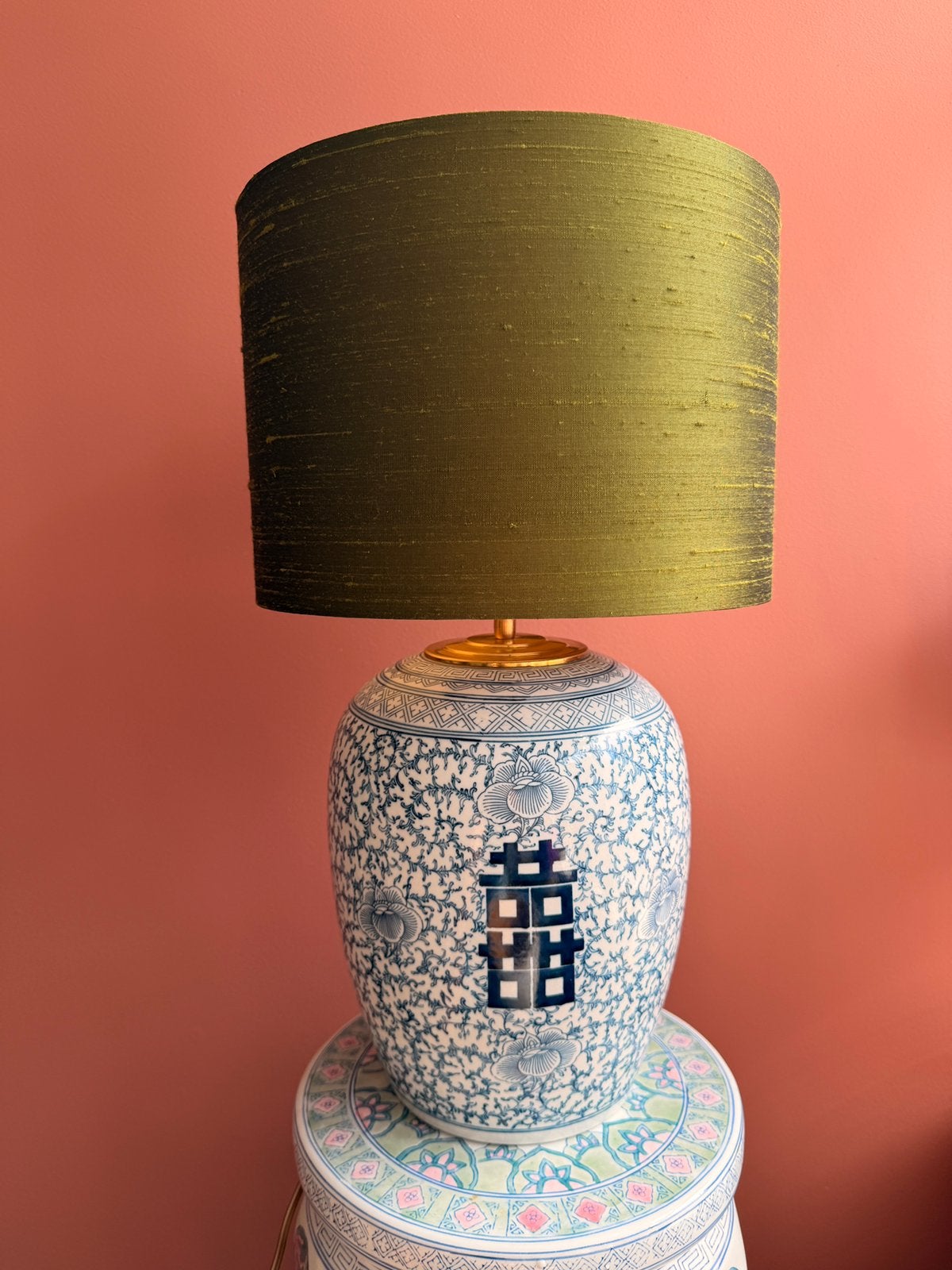 Chinese vaas-lamp met groene ruwe zijden kap dia 30cm, Nieuw, Sfeerlamp, Vintage, Groen