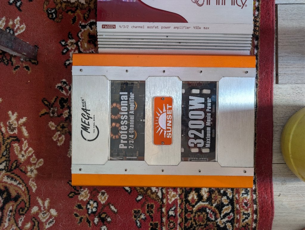 MegaKick Sunset 3200W, Audio, Tv en Foto, Versterkers en Receivers, Refurbished, 120 watt of meer, Ophalen, Overige merken