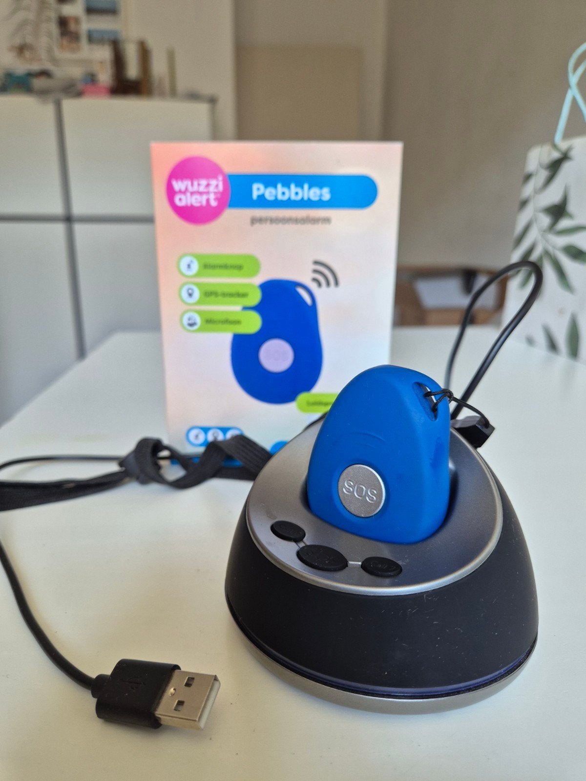 Wuzzi Alert Pebbels Persoonsalarm met GPS en SOS-knop, Ophalen of Verzenden, Zo goed als nieuw