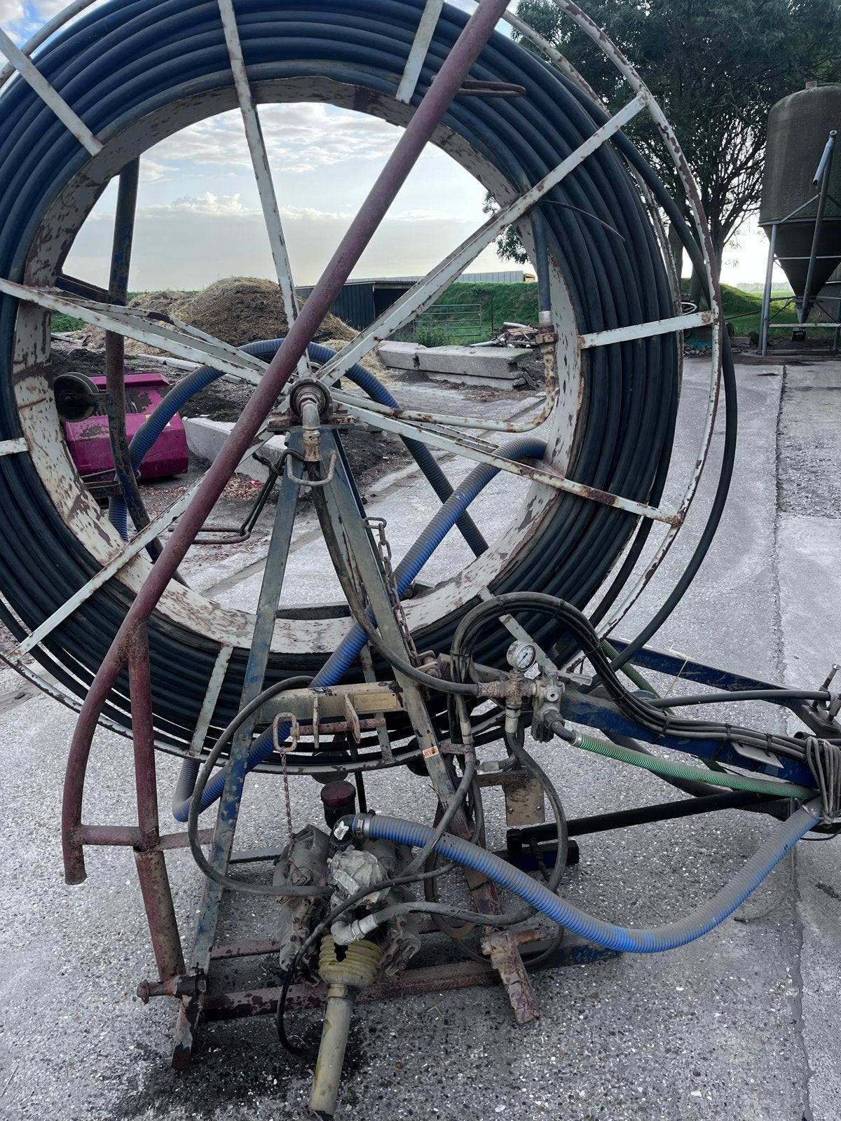 Oude drainage spuit met 300m tykeenskang