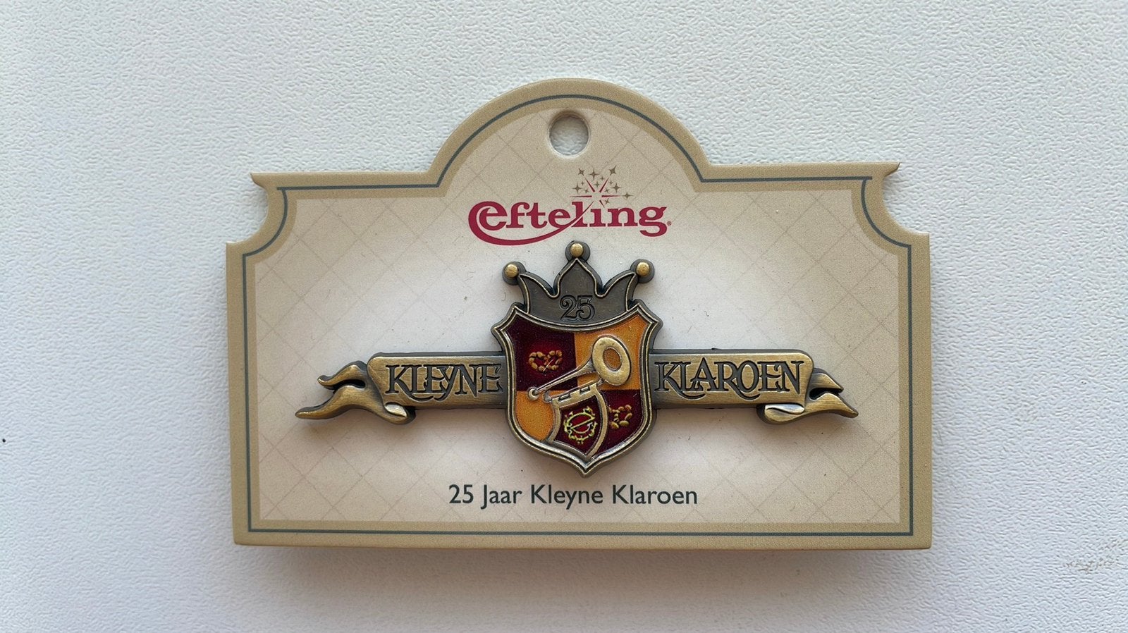 Efteling pin 25 jaar Kleyne Klaroen EPP 489 op kaartje, Ophalen of Verzenden, Nieuw, Button of Speldje