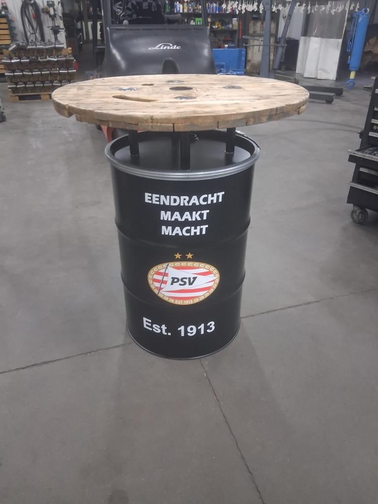 Unieke hangtafel van olievat met houten blad, Huis en Inrichting, Tafels | Statafels, Gebruikt, Ophalen of Verzenden