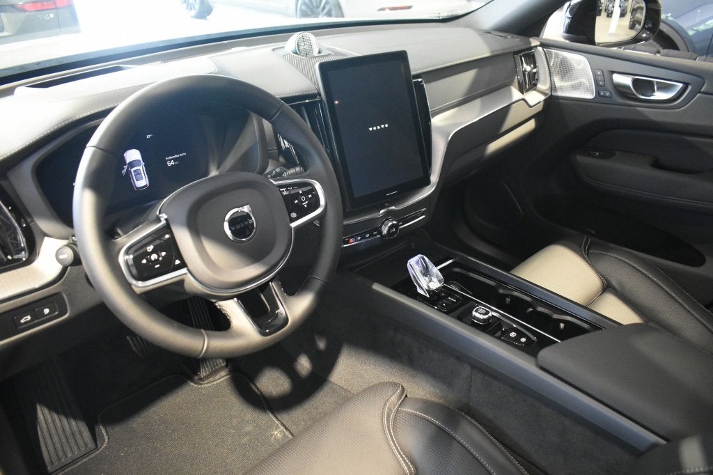 Volvo XC60 T8 406pk AWD Ultra Black Edition | Luchtvering |, Auto's, Automaat, 2063 kg, 4 cilinders, 1969 cc