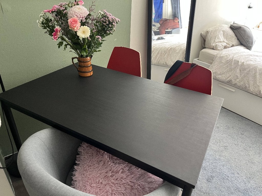Black Ikea Table (SANDSBERG), Ophalen, 100 tot 150 cm, Simplistic, Minimalist, Zo goed als nieuw