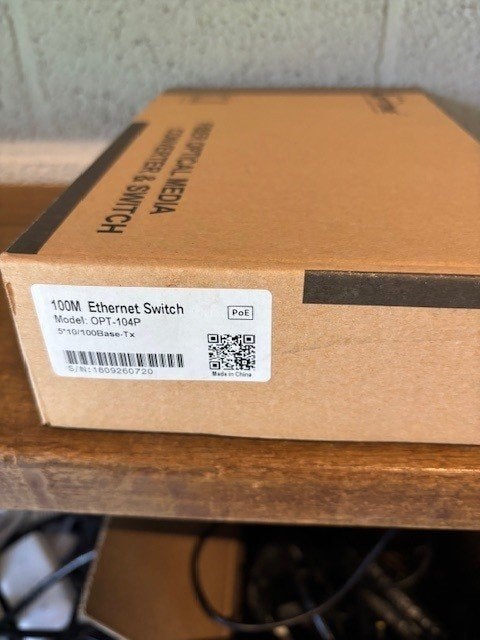 Optione Fiber Optical converter & Switch Ethernet 100M, Ophalen of Verzenden, Zo goed als nieuw