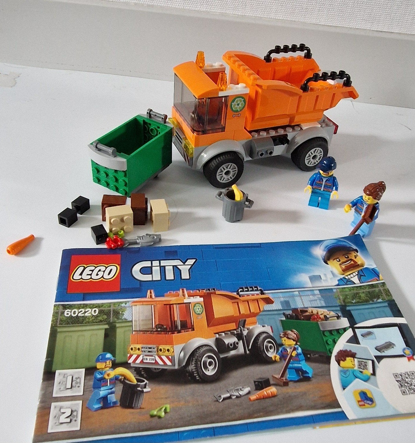 LEGO City 60220 Vuilniswagen met accessoires, Ophalen of Verzenden, Zo goed als nieuw, Lego