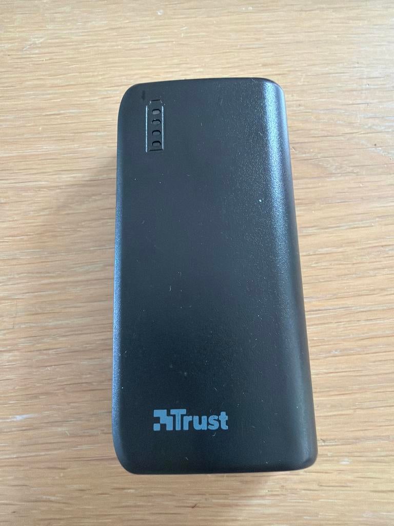 Trust Powerbank 4.400 mAh, Ophalen, Zo goed als nieuw