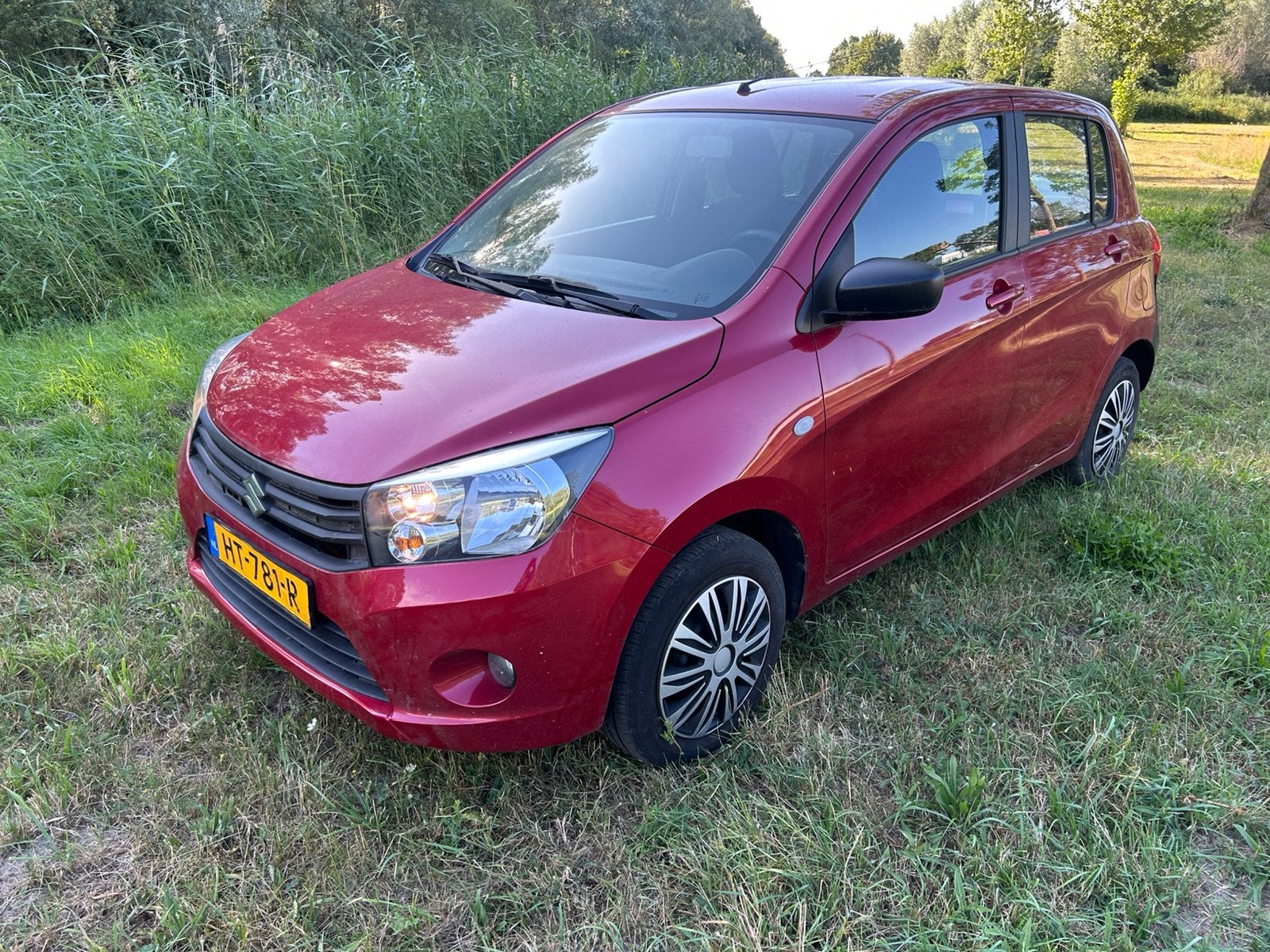 Schade Suzuki Celerio 1.0 VVT 50KW  Automaat 2016 Rood, Auto diversen, Schadeauto's, 998 cc, Benzine, Hatchback, Rood