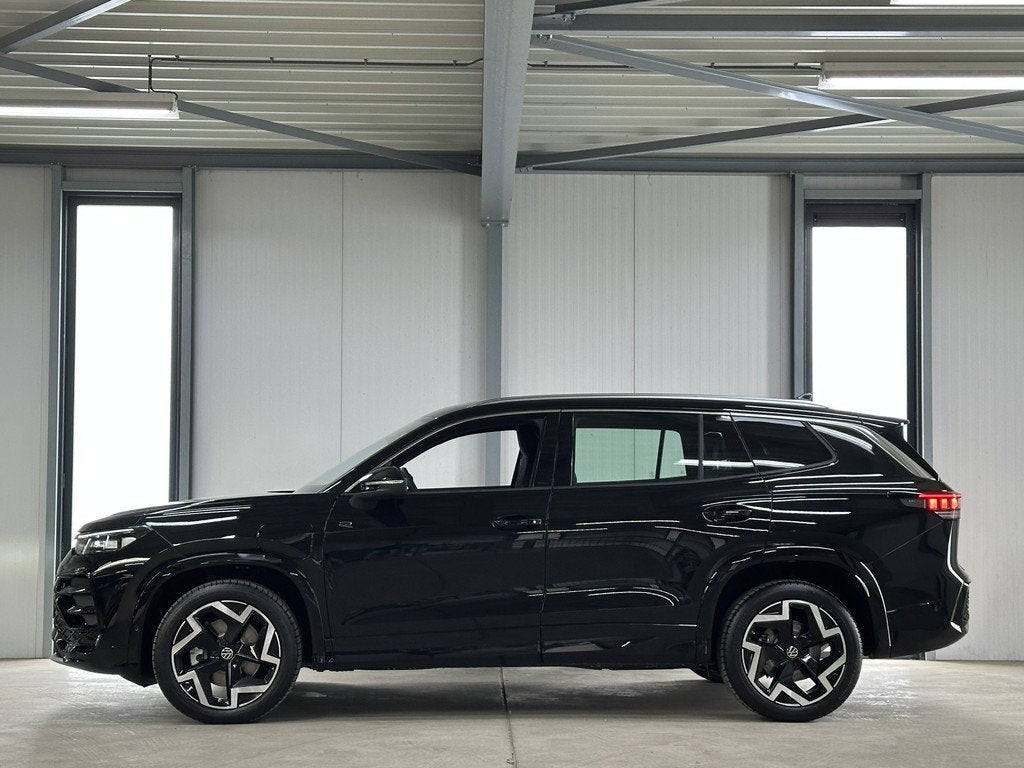 Volkswagen Tayron 1.5 eHybrid R-Line | Trekhaak-pakket | Nav, Auto's, Volkswagen, 12 maanden, Zwart, 4 cilinders, Leder en Stof