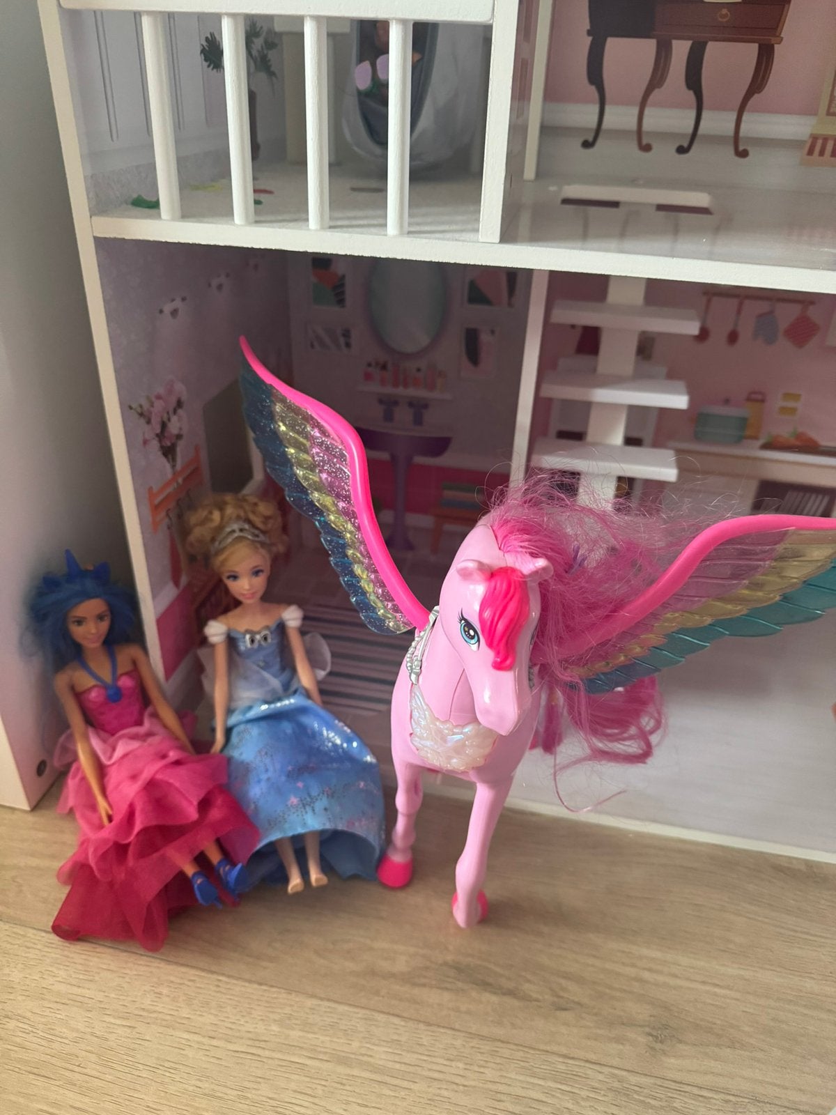 Barbie poppen met eenhoorn – set, Ophalen, Gebruikt, Toebehoren