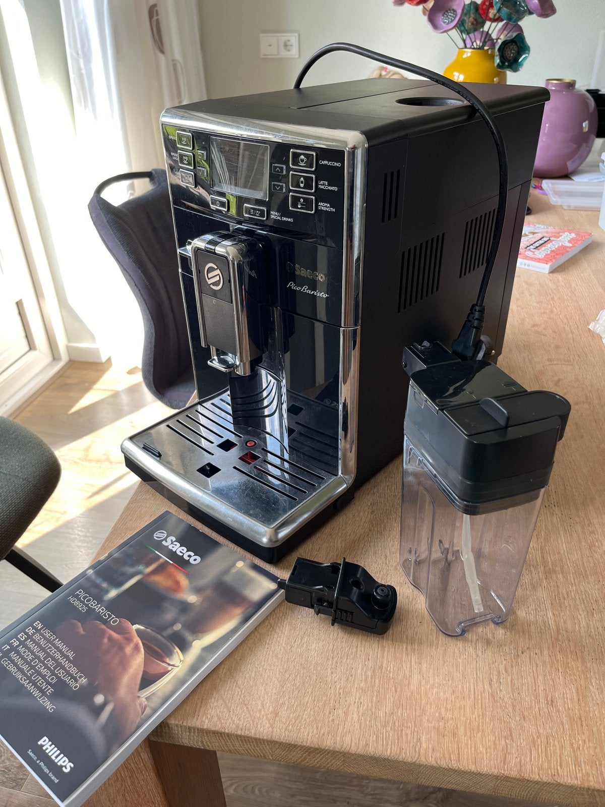 Saeco PicoBaristo HD8925 Koffiemachine, Witgoed en Apparatuur, Koffiezetapparaten, Ophalen, Afneembaar waterreservoir, Gebruikt