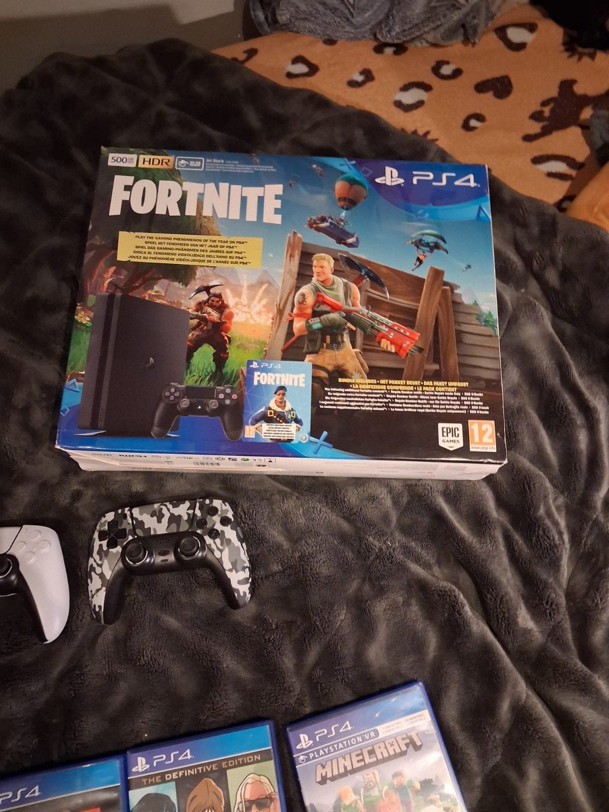 PlayStation 4 Slim 500GB met 3 controllers en 4 games, Spelcomputers en Games, Ophalen of Verzenden, Met 3 controllers of meer