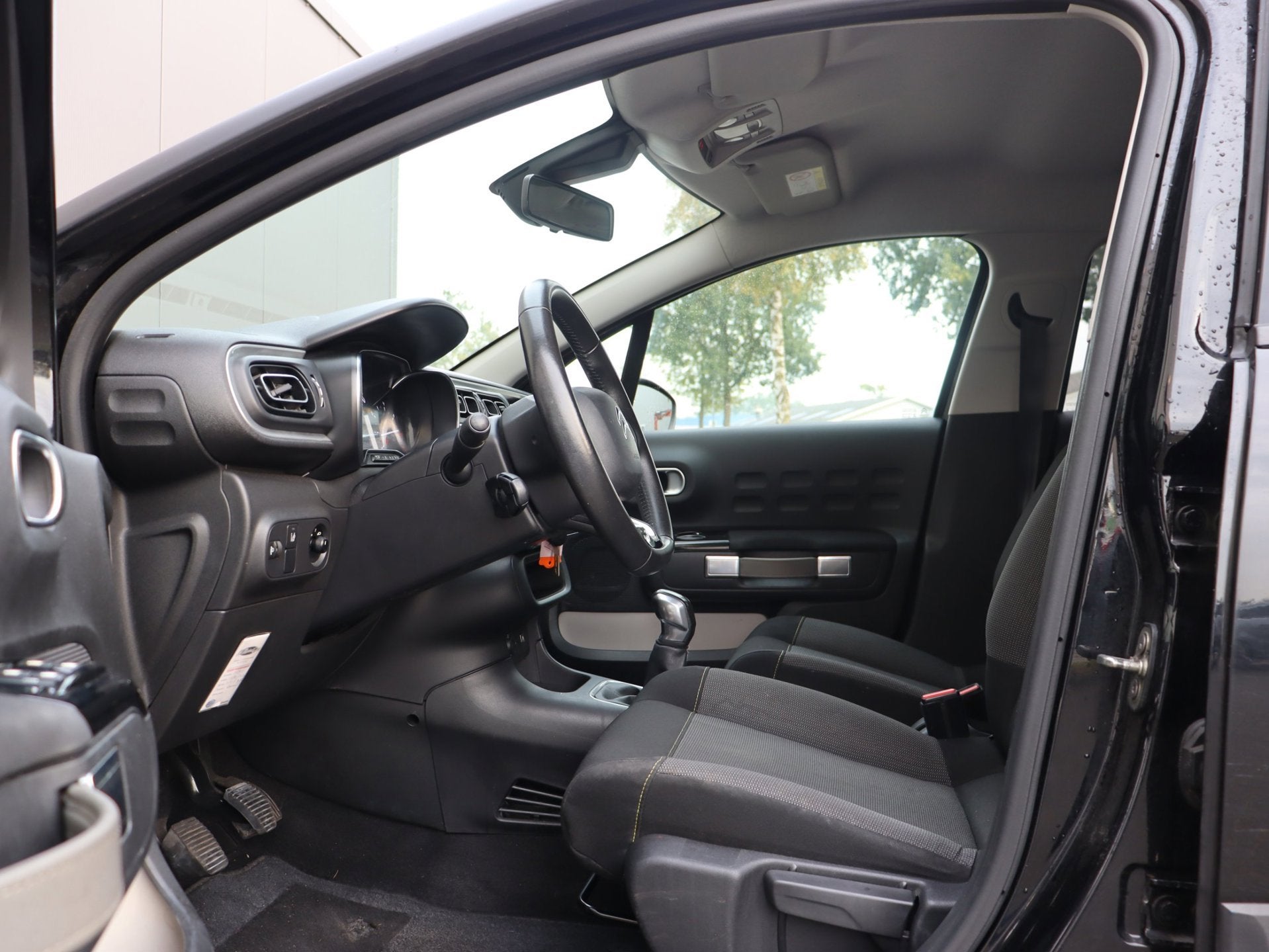 Foto 13 van Citroen C3 1.2 PureTech Shine navi LM airco org NL