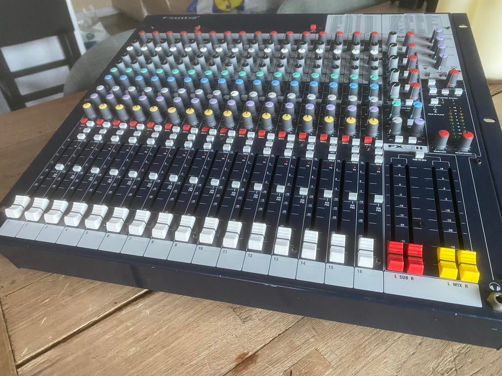 Soundcraft EFX-16 II Mixer - Nette staat, privé gebruik, Muziek en Instrumenten, Mengpanelen, Microfooningang, Ophalen of Verzenden