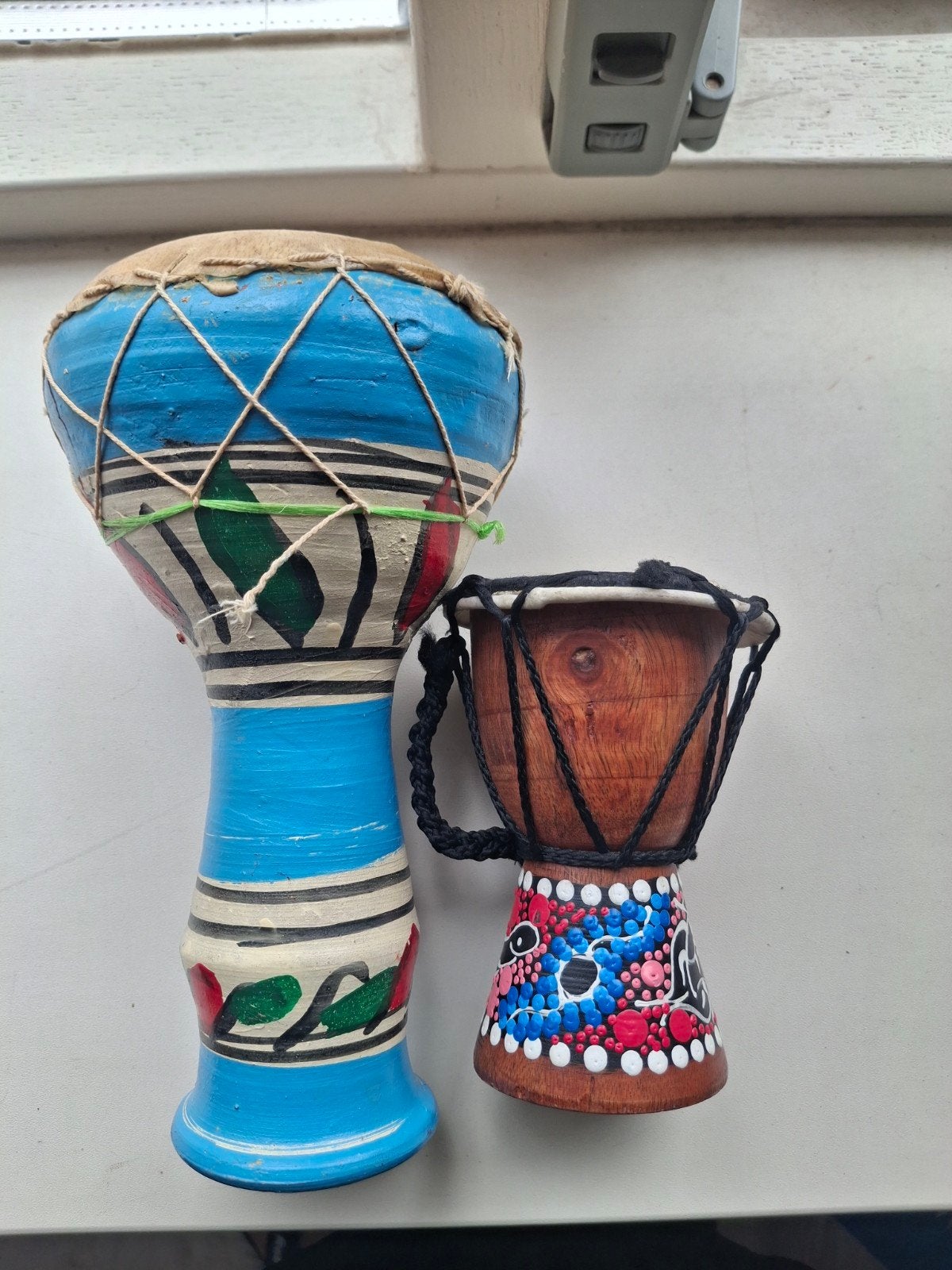 2x Kleine Djembe - Decoratieve Afrikaanse Trommels, Ophalen of Verzenden, Gebruikt