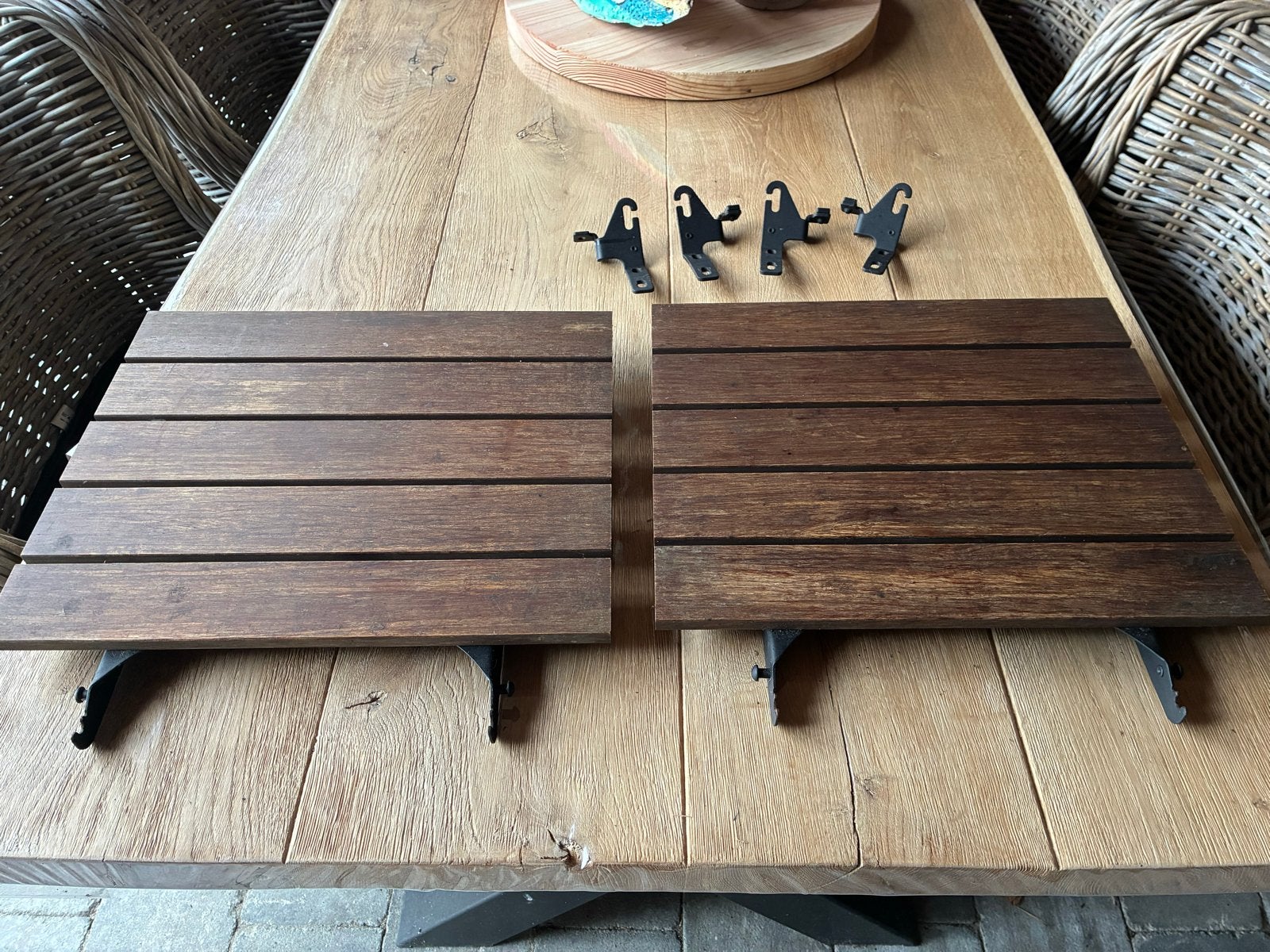 Twee houten plankjes met beugels voor de Bastard L, Ophalen, Gebruikt