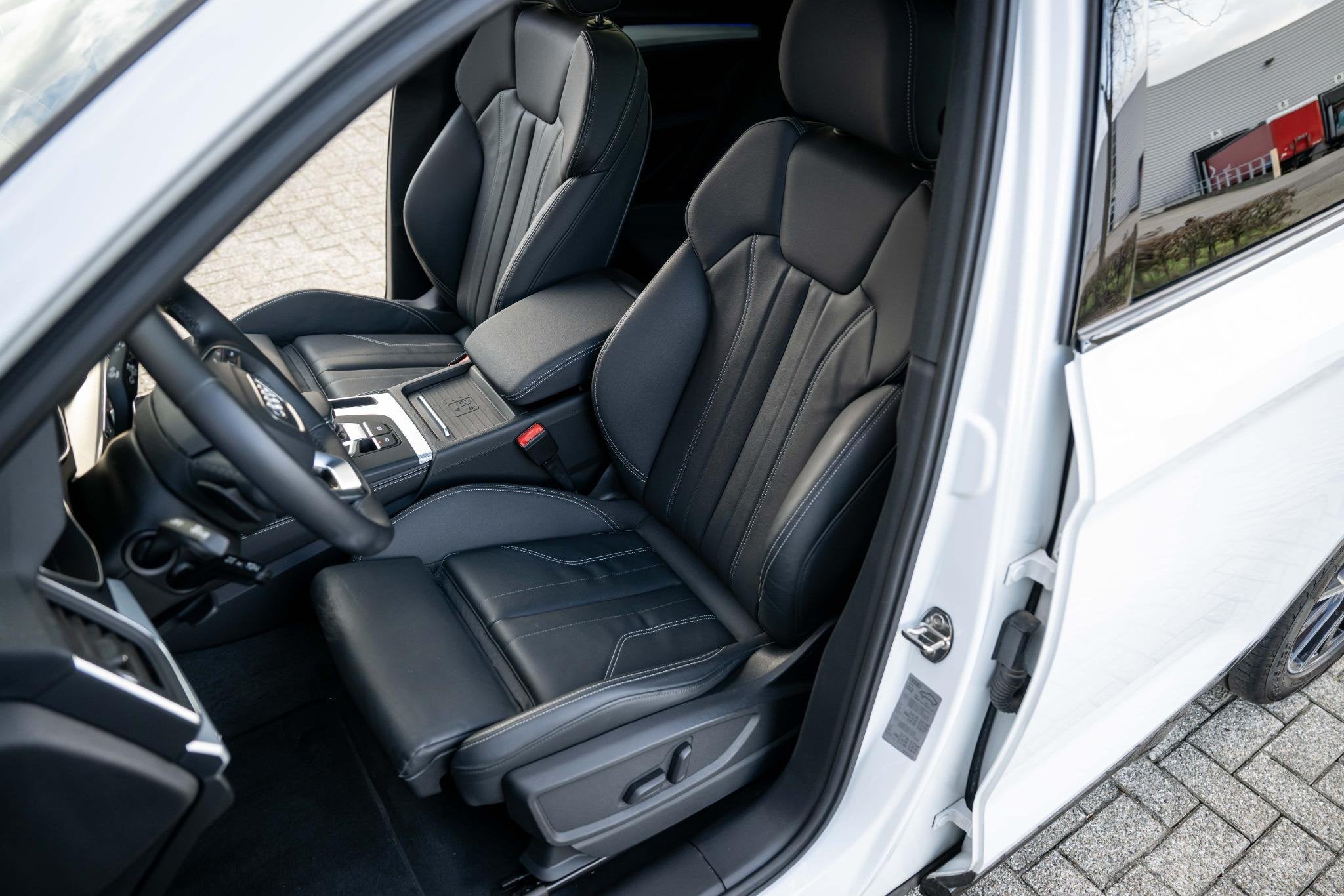 Audi Q5 50 TFSI e S-Line Competition 299pk Luchtvering BTW, Automaat, 14 kWh, Gebruikt, 4 cilinders