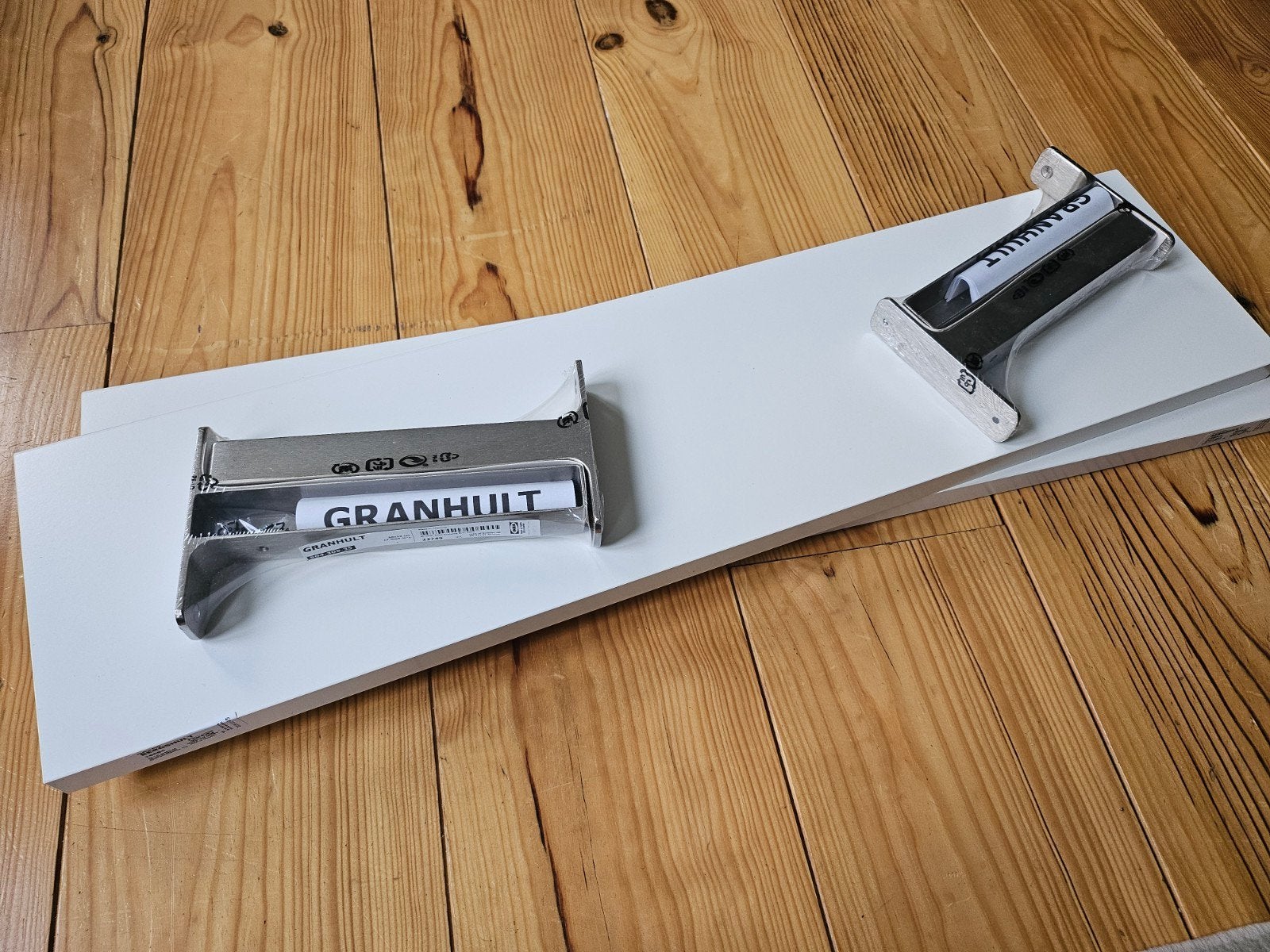 2 plank Bergshult en 2 sets dragers Granhult, Ophalen