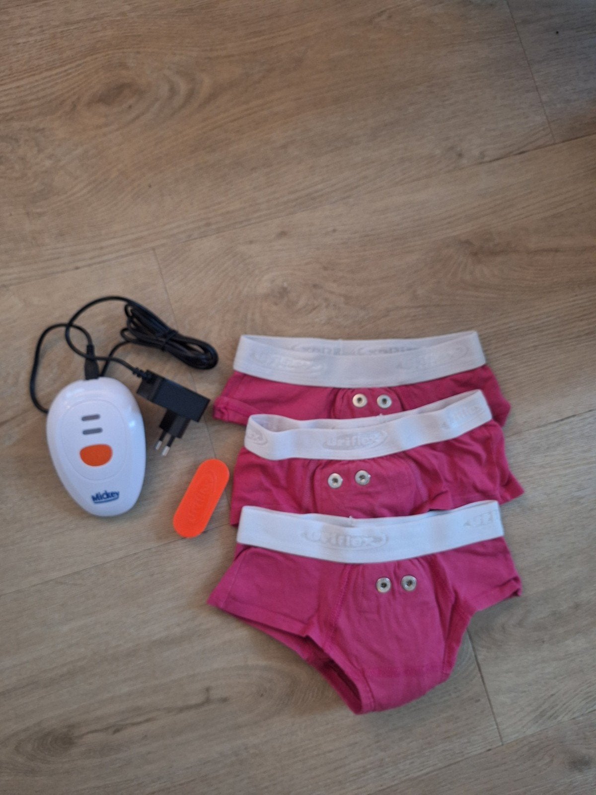 Uriflex mickey plaswekker met 3 sensorbroekjes, Ophalen of Verzenden, Zo goed als nieuw, 250 meter of meer